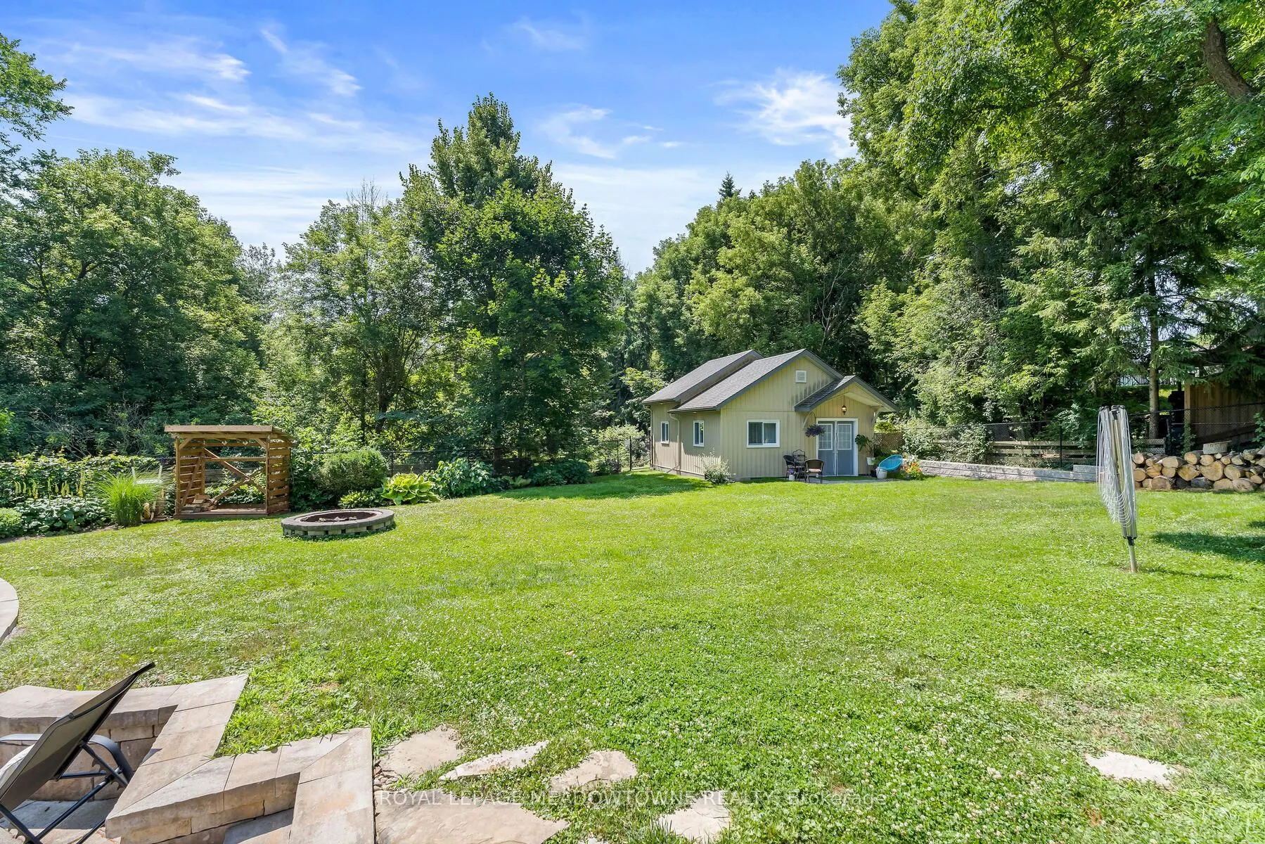 1 Erinlea Crescent