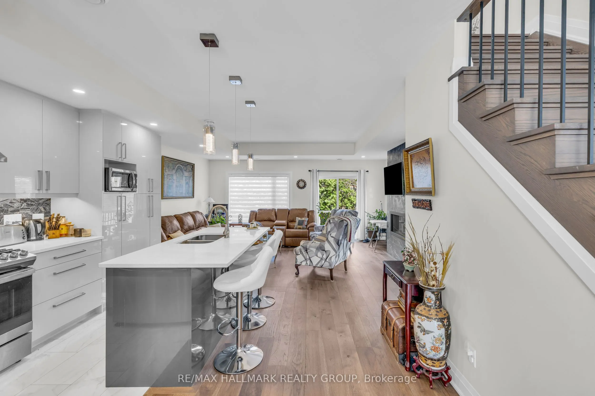 165 LONGPRE Street