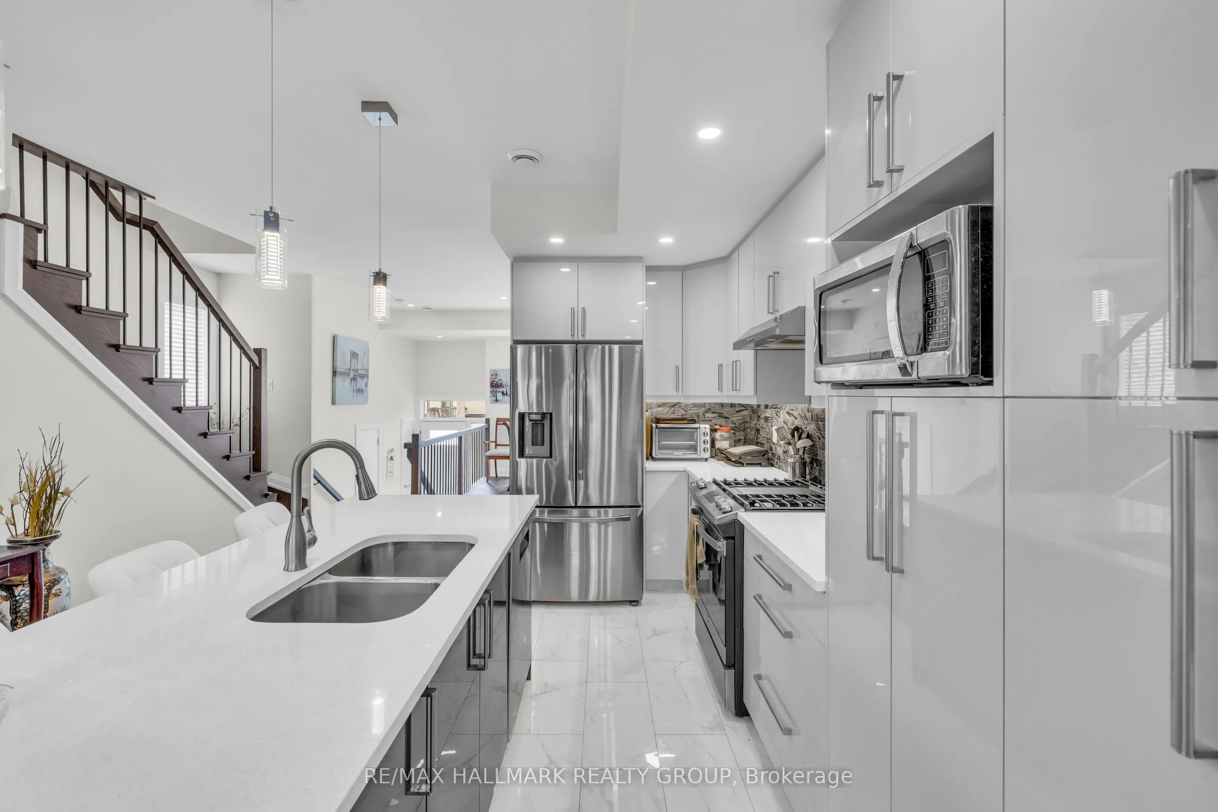 165 LONGPRE Street