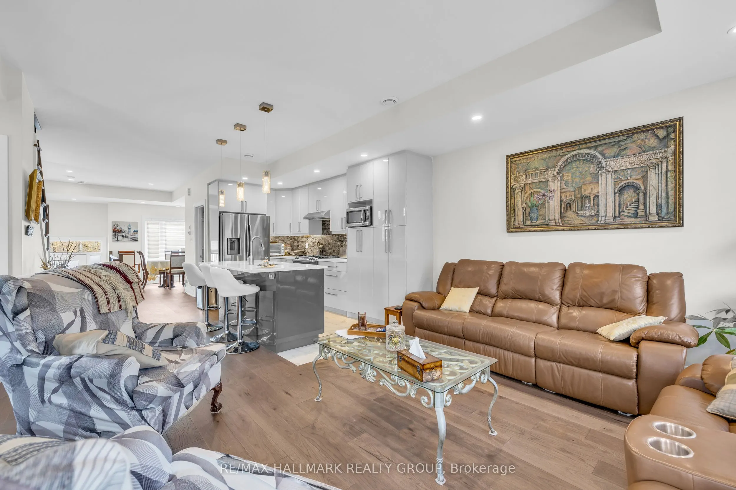 165 LONGPRE Street
