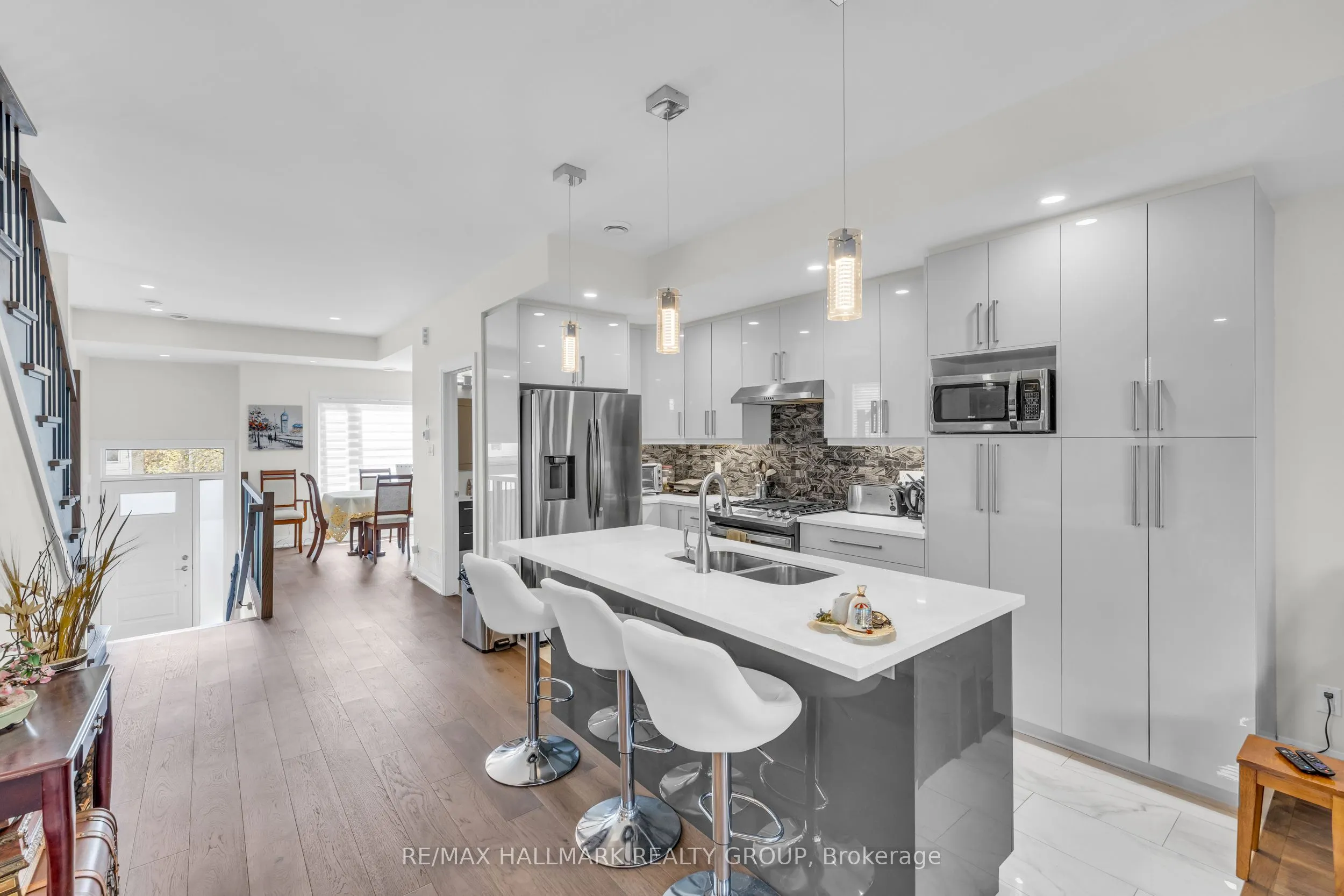 165 LONGPRE Street