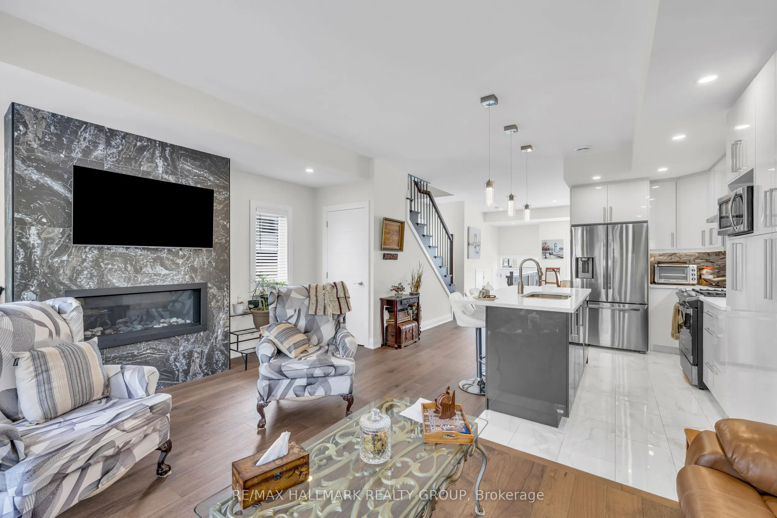 165 LONGPRE Street