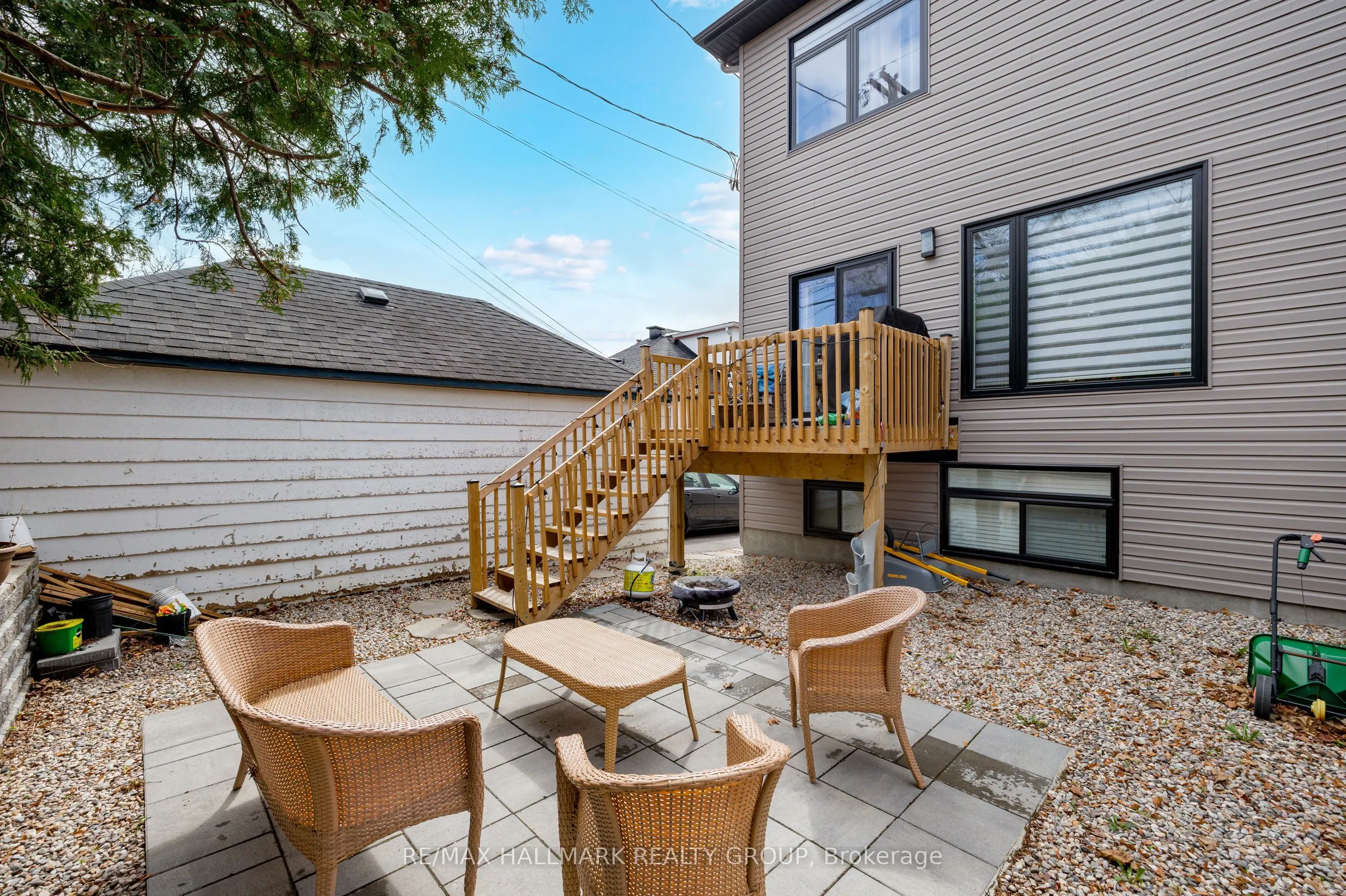165 LONGPRE Street