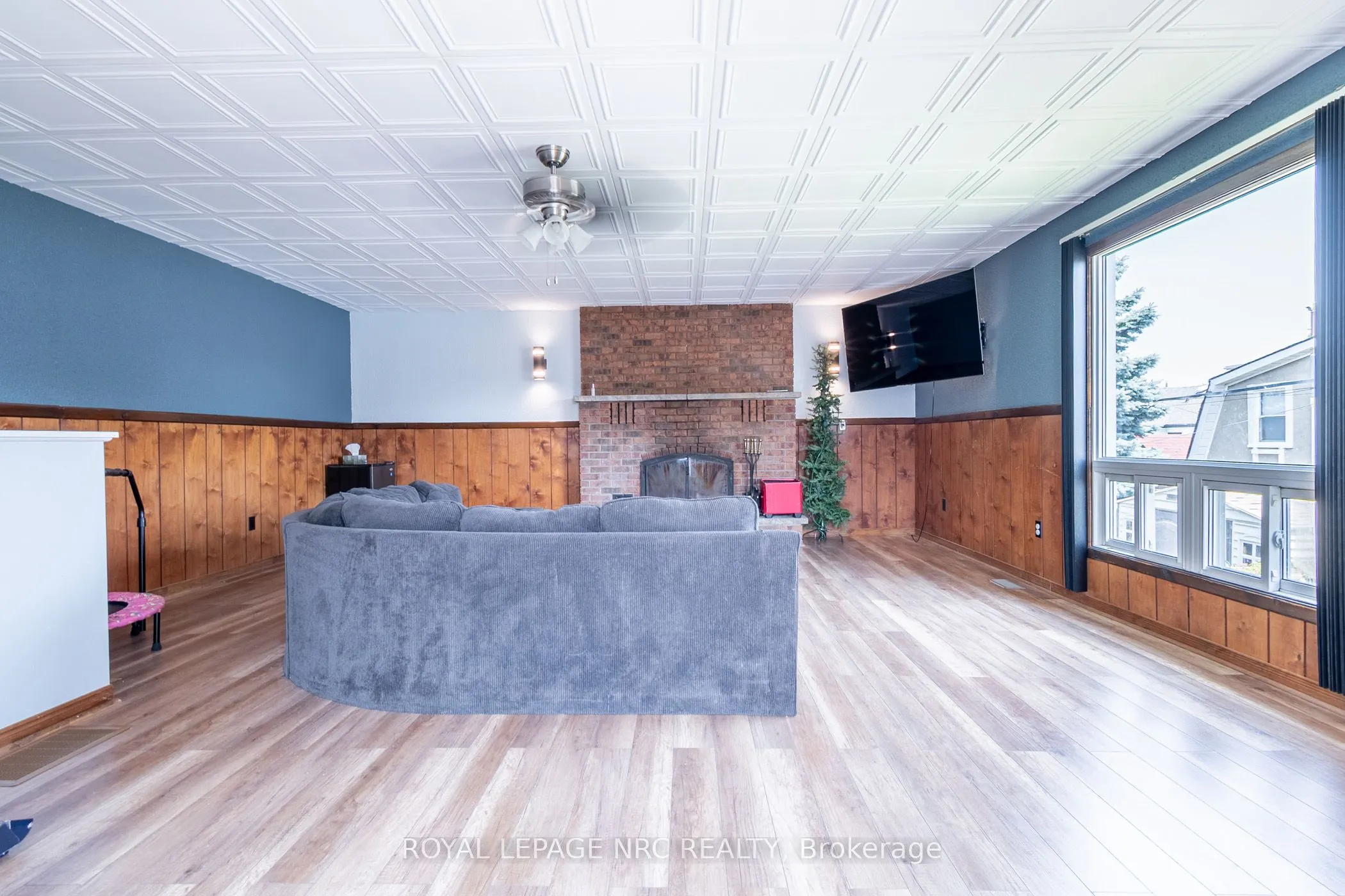 100 Knoll Street