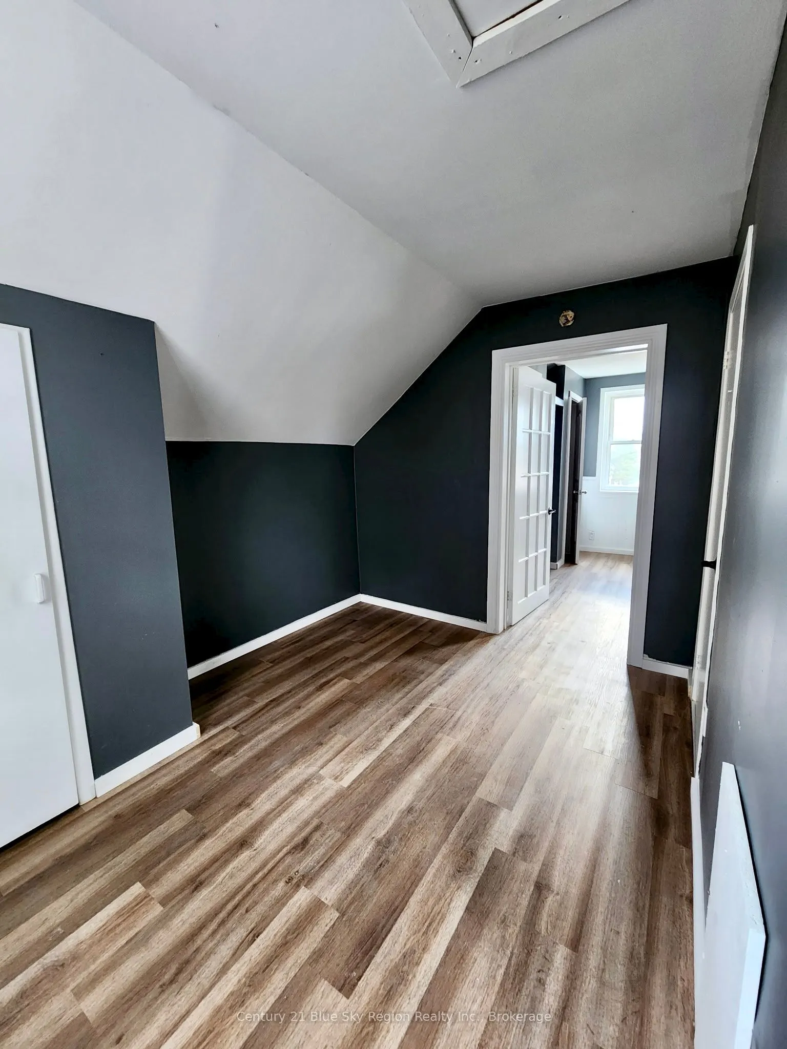 39 Principale Street W