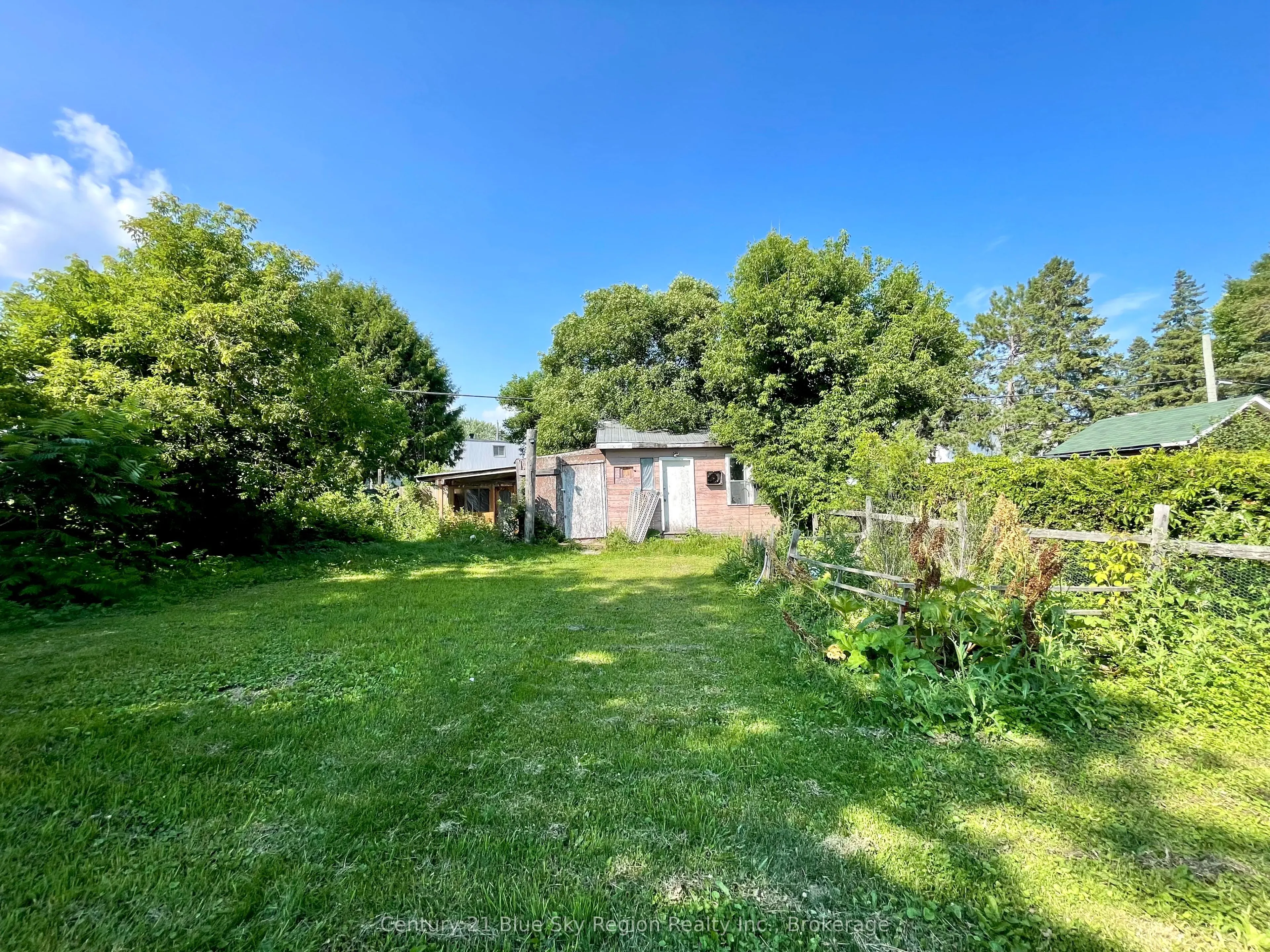 39 Principale Street W