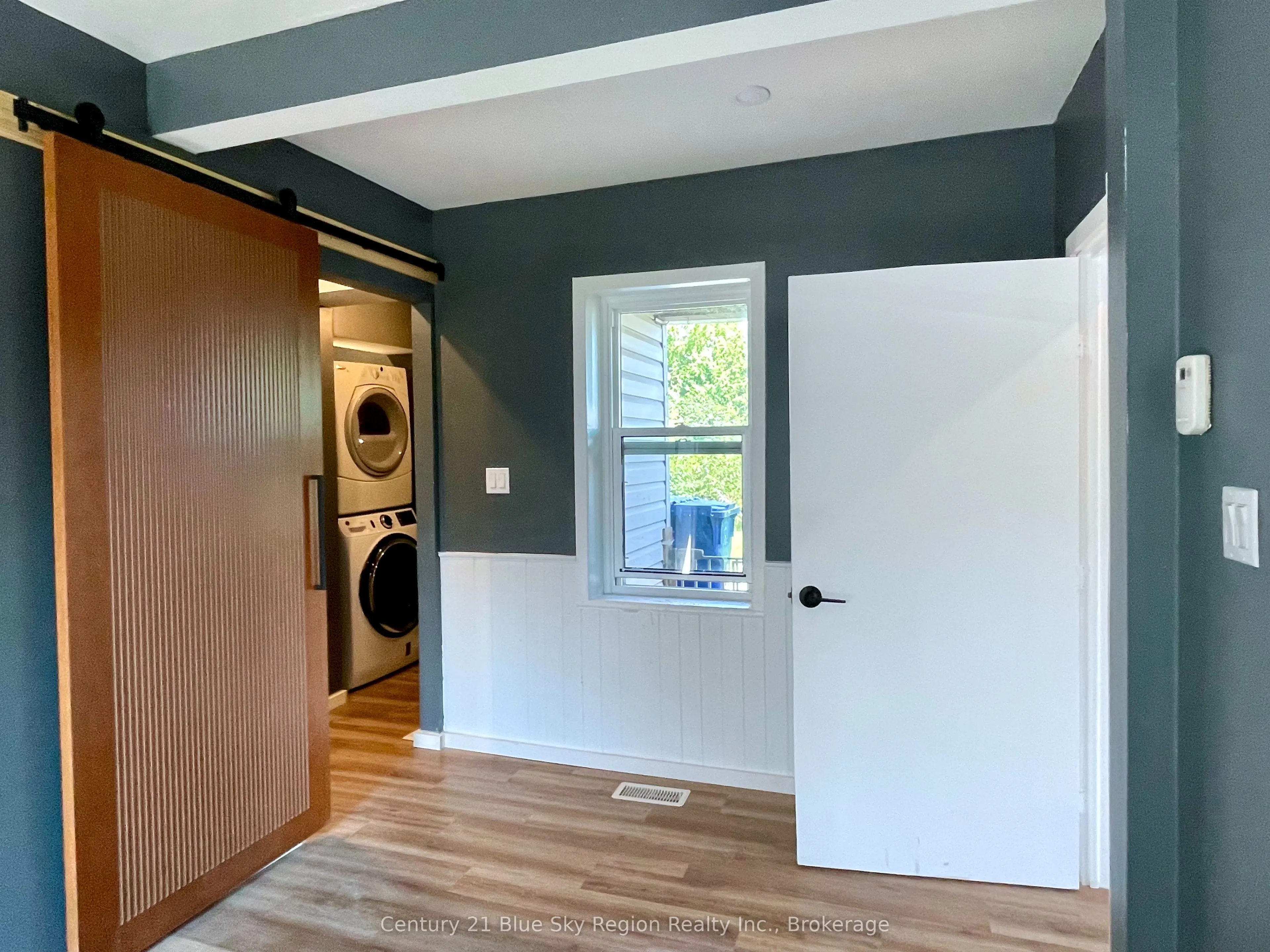 39 Principale Street W