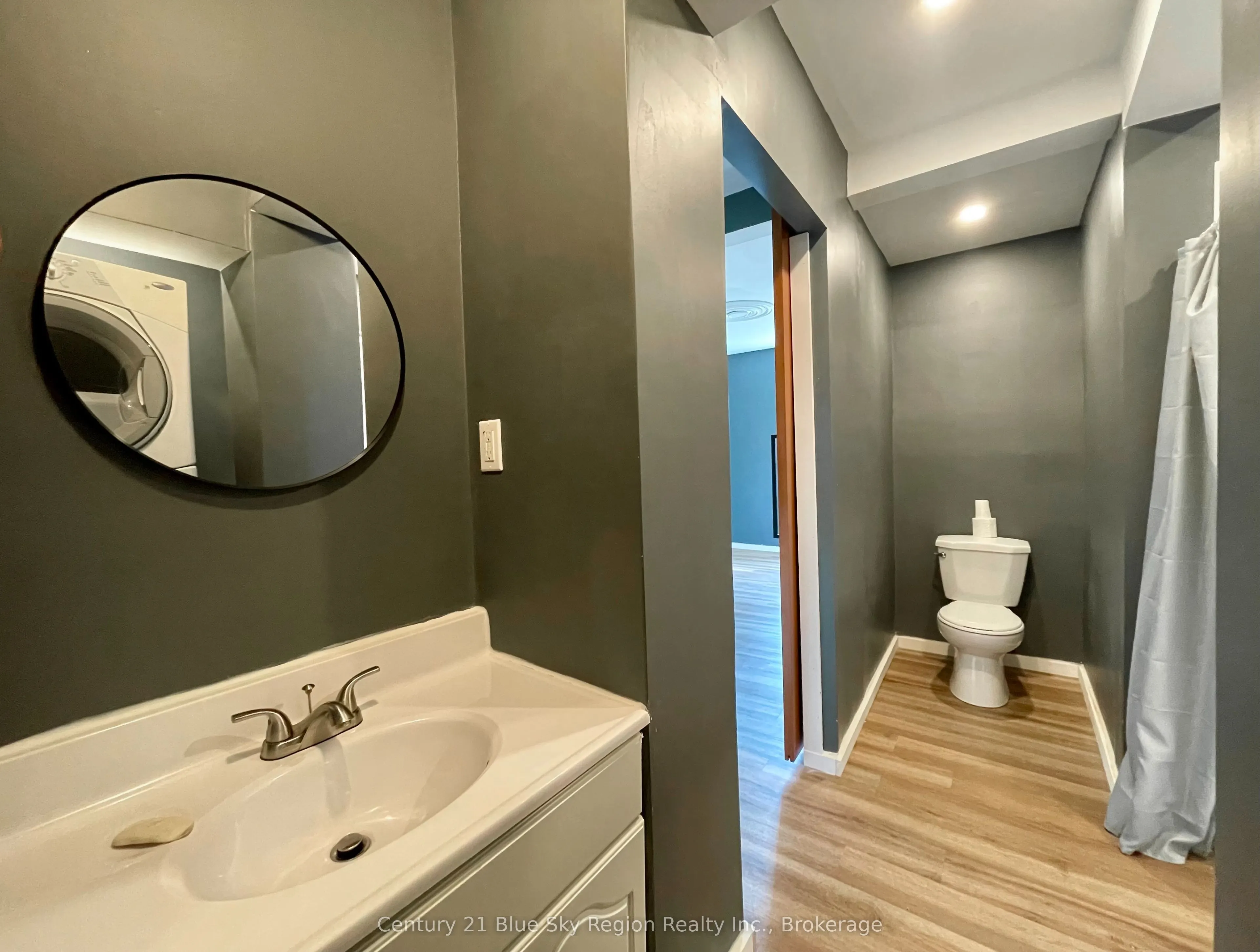 39 Principale Street W