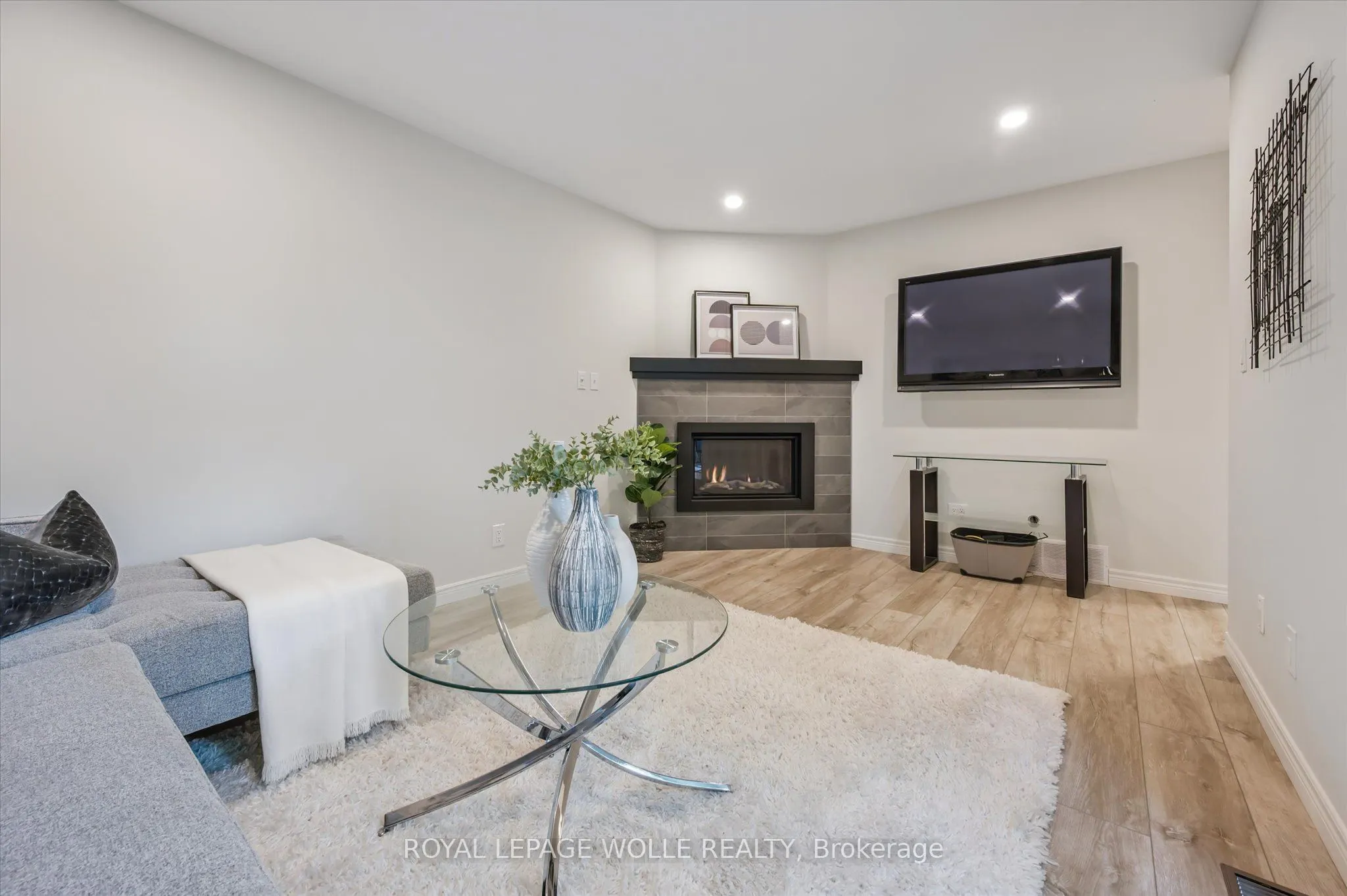 400 Shallmar Court