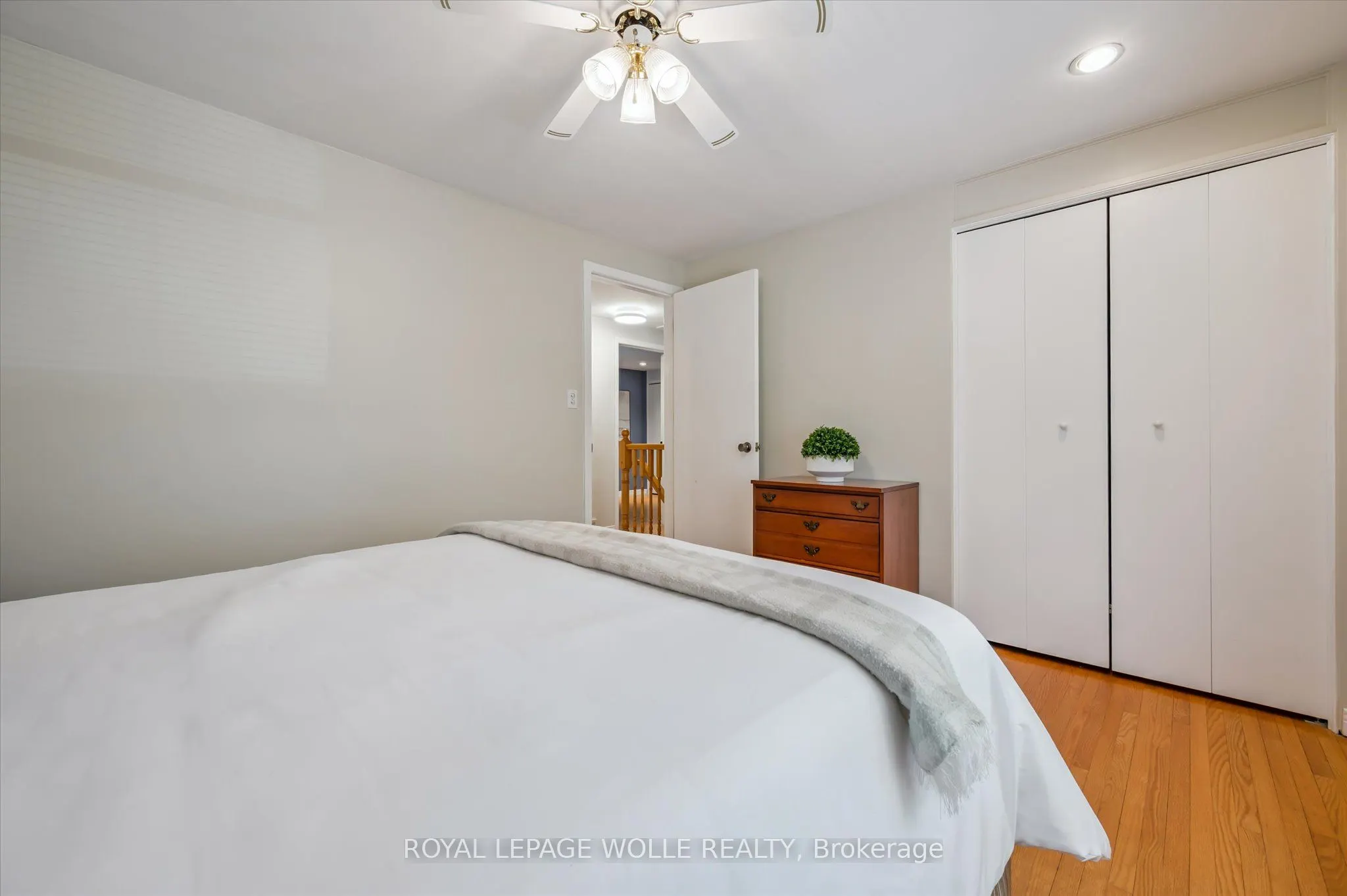400 Shallmar Court