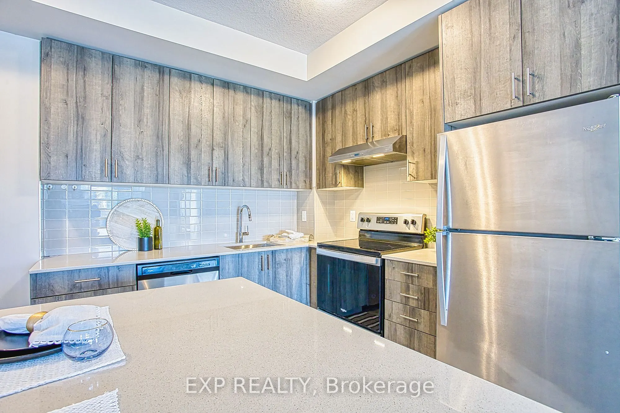 121 Highway 8, #215