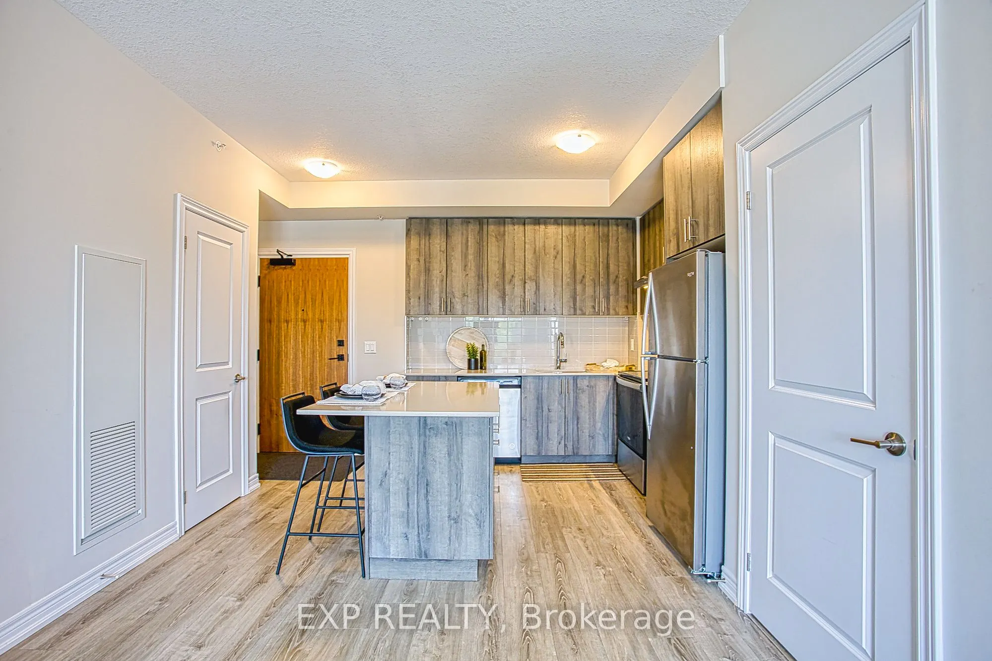 121 Highway 8, #215