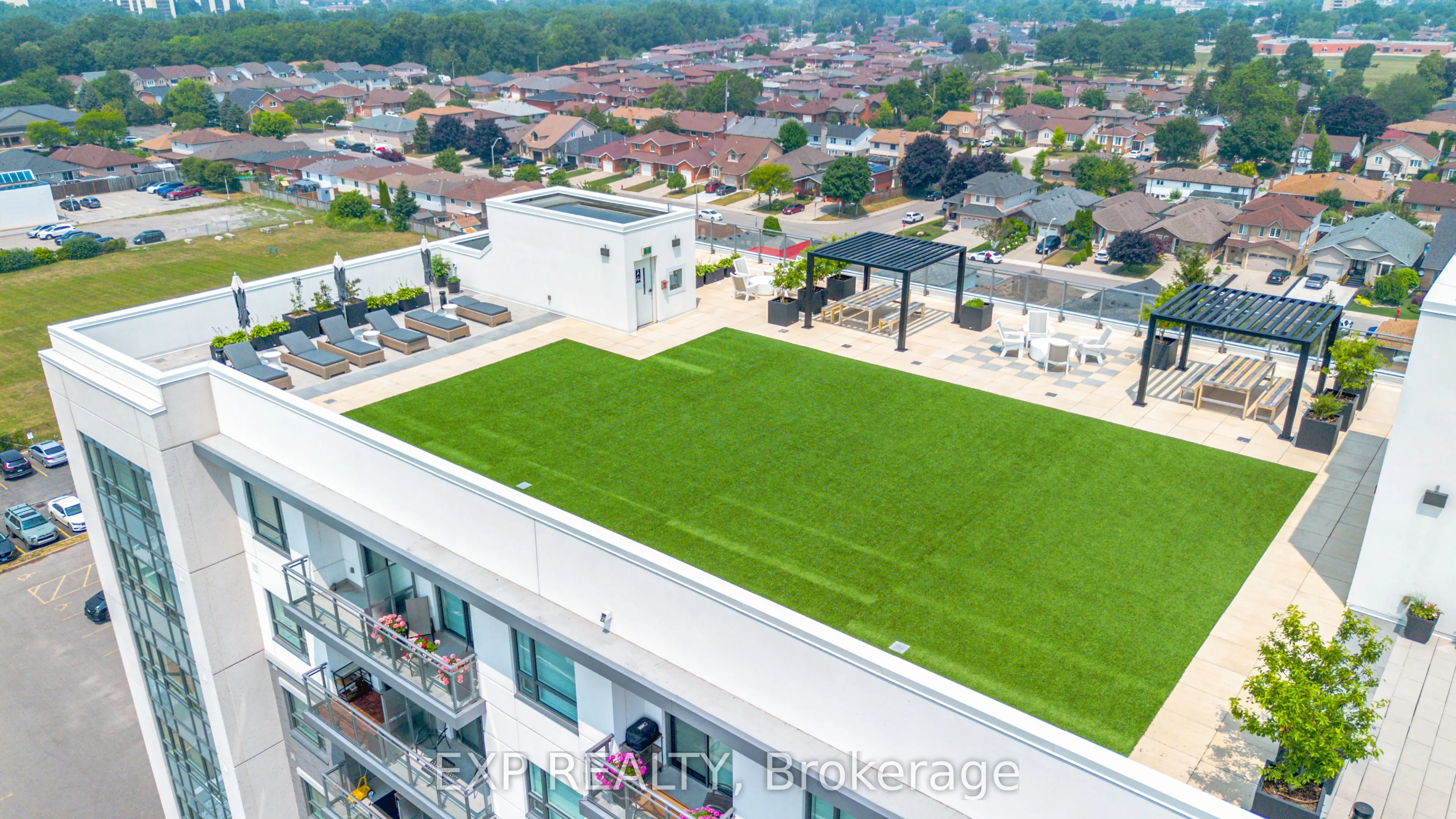 121 Highway 8, #215