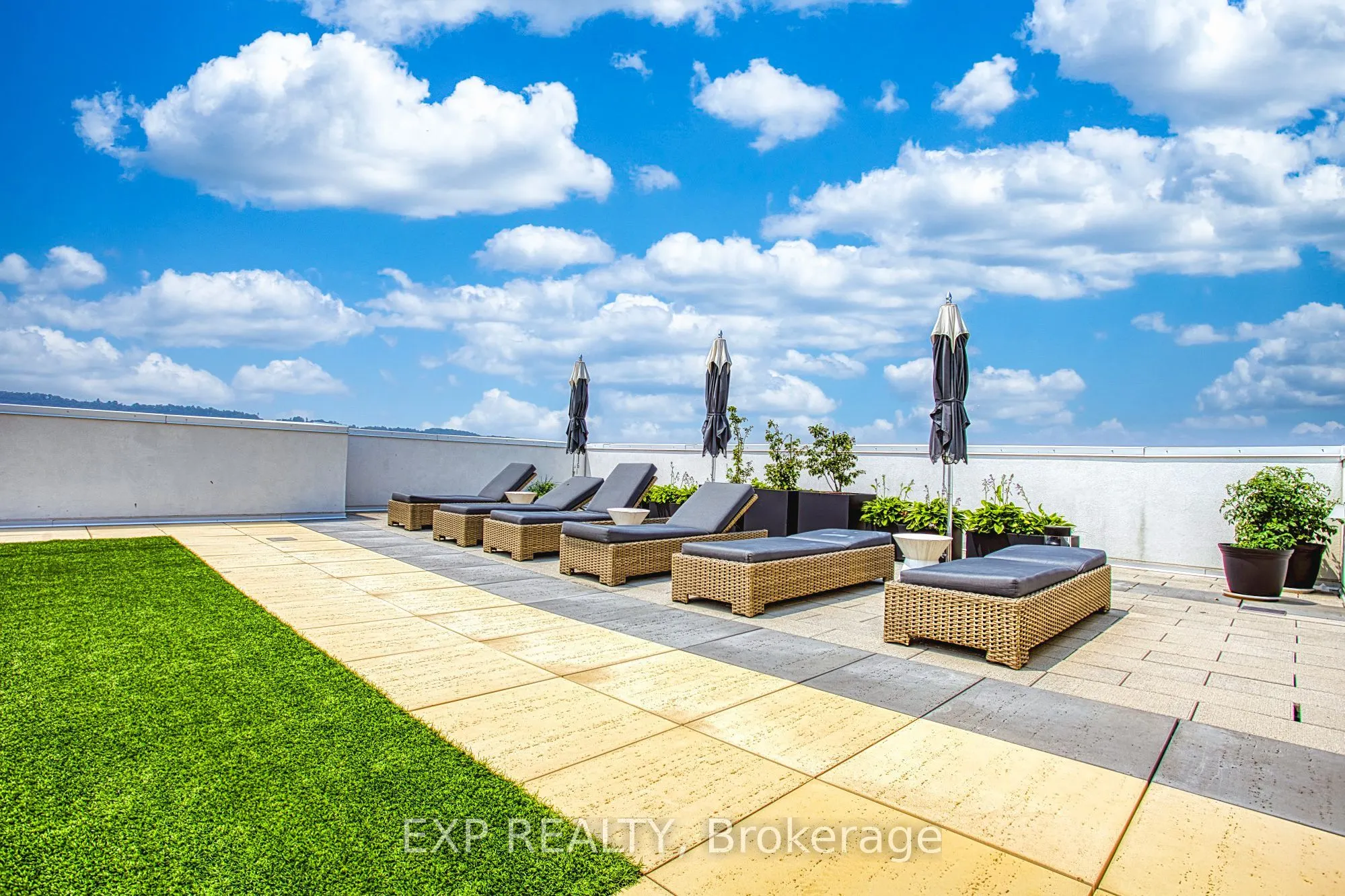121 Highway 8, #215