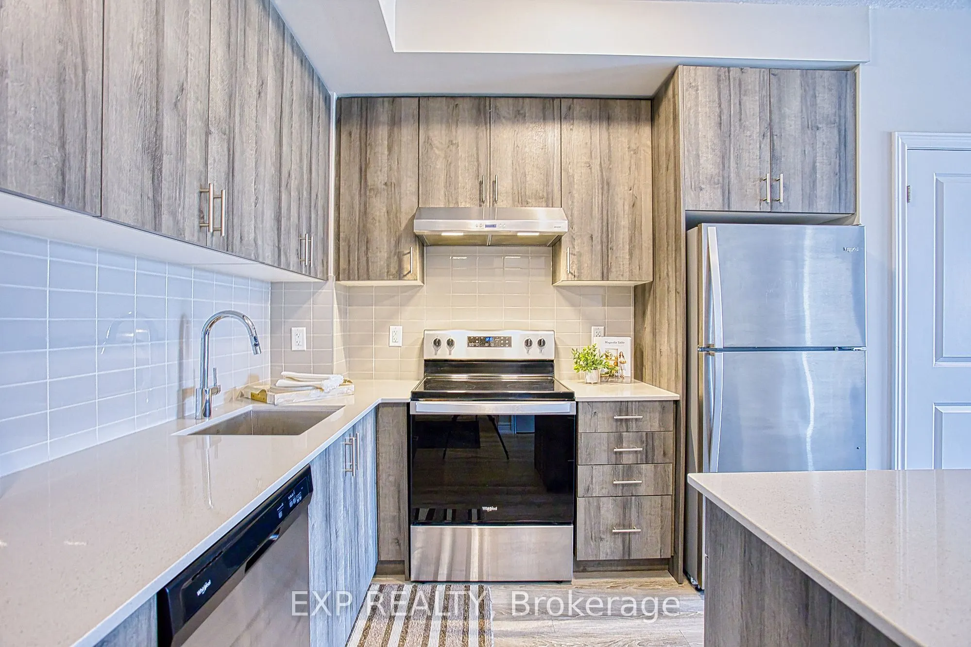 121 Highway 8, #215