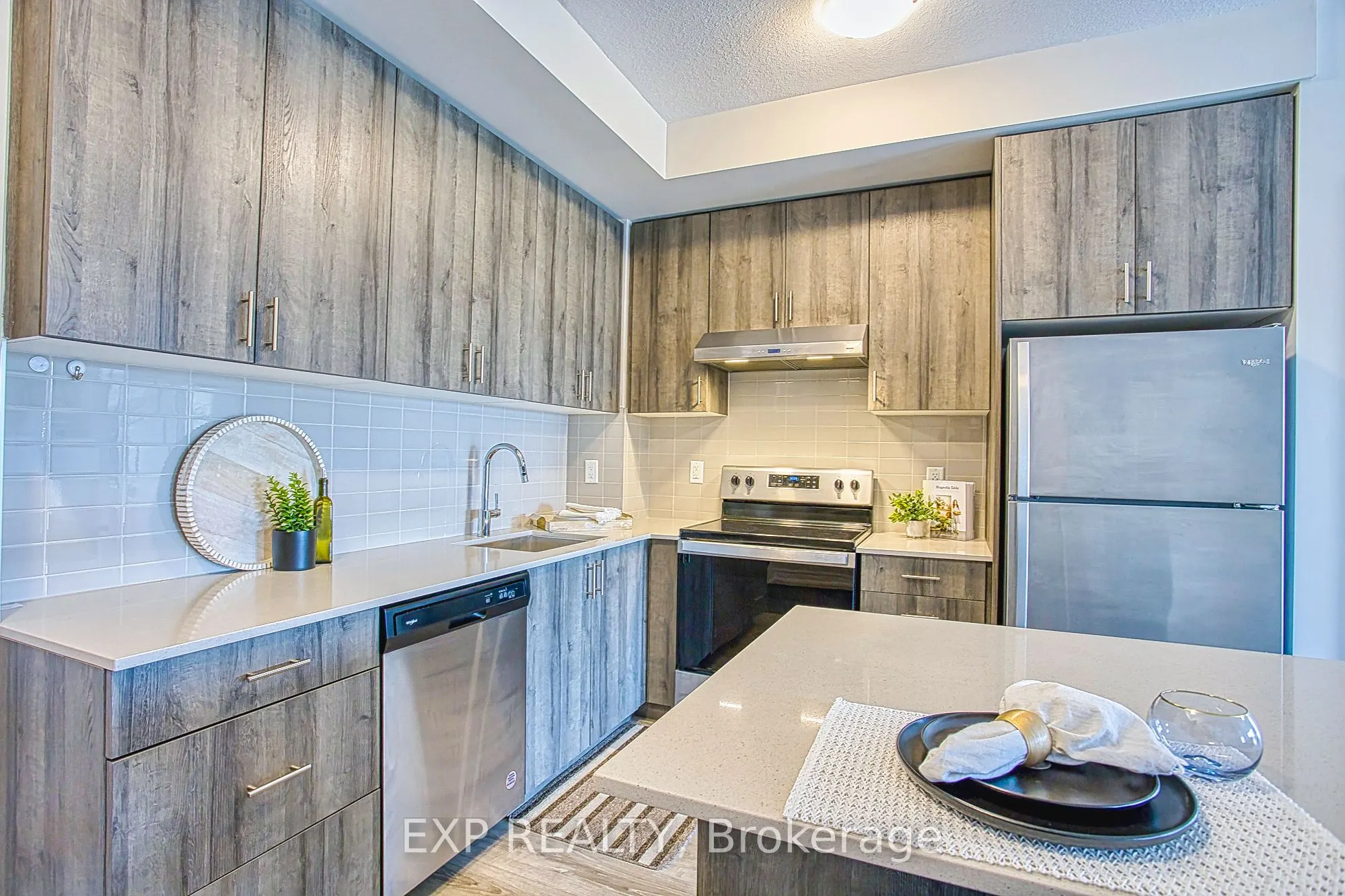 121 Highway 8, #215