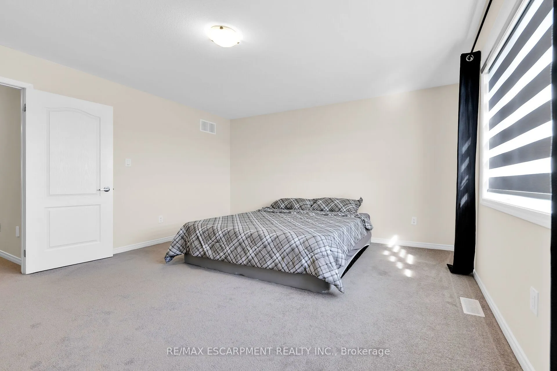 12 Midhurst Heights
