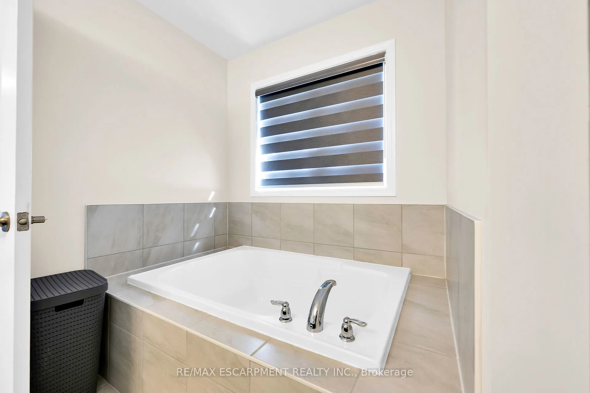 12 Midhurst Heights