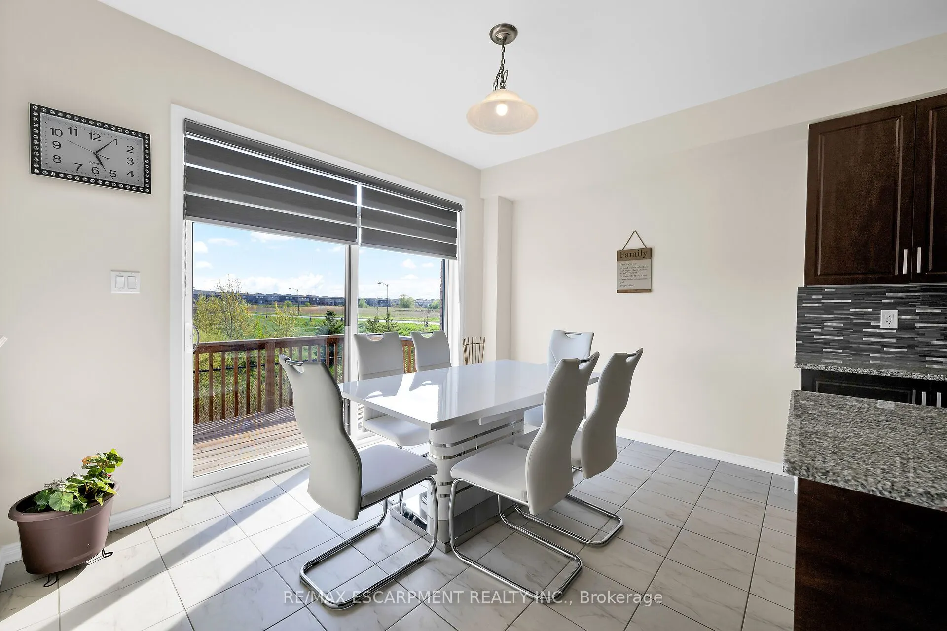 12 Midhurst Heights