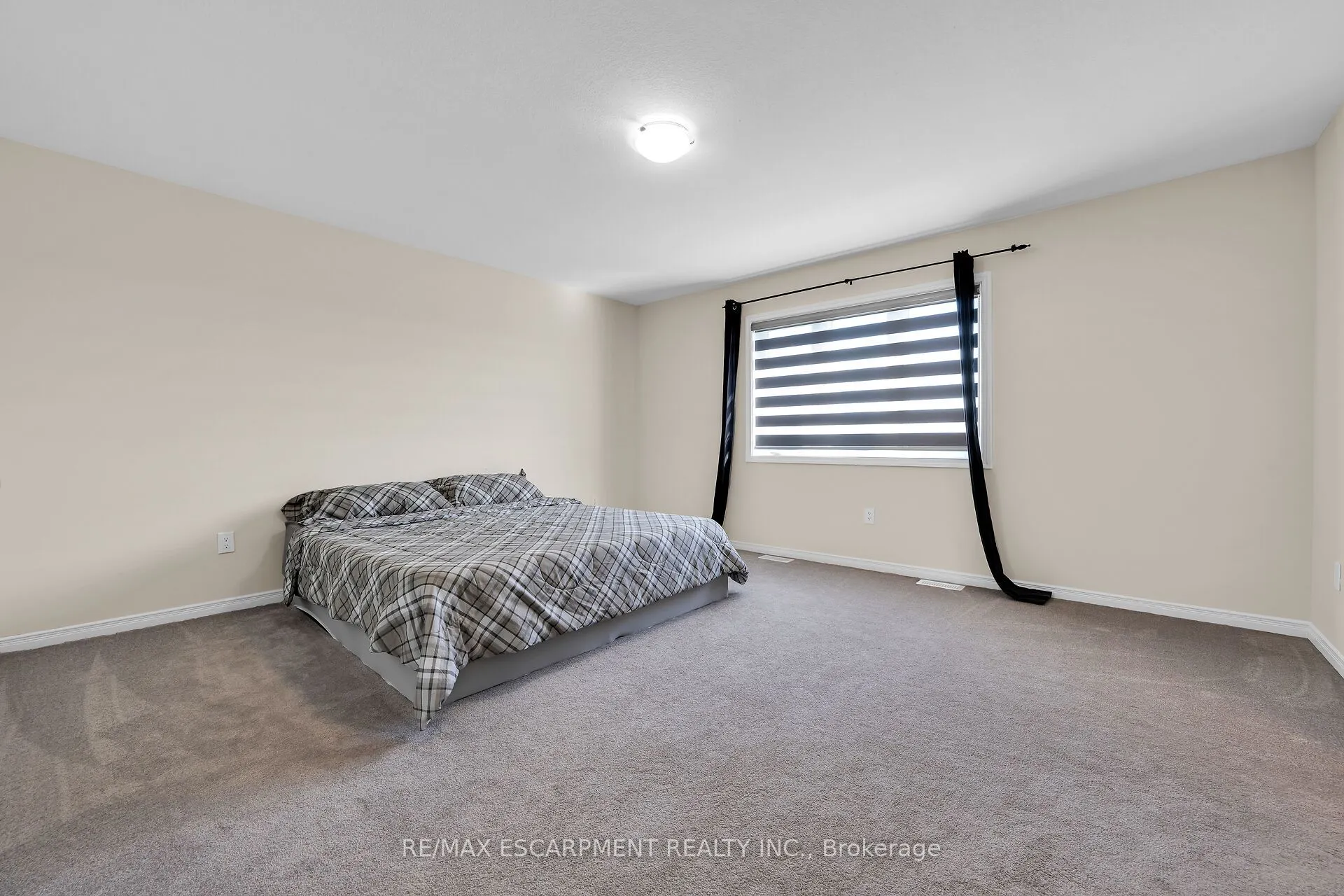 12 Midhurst Heights
