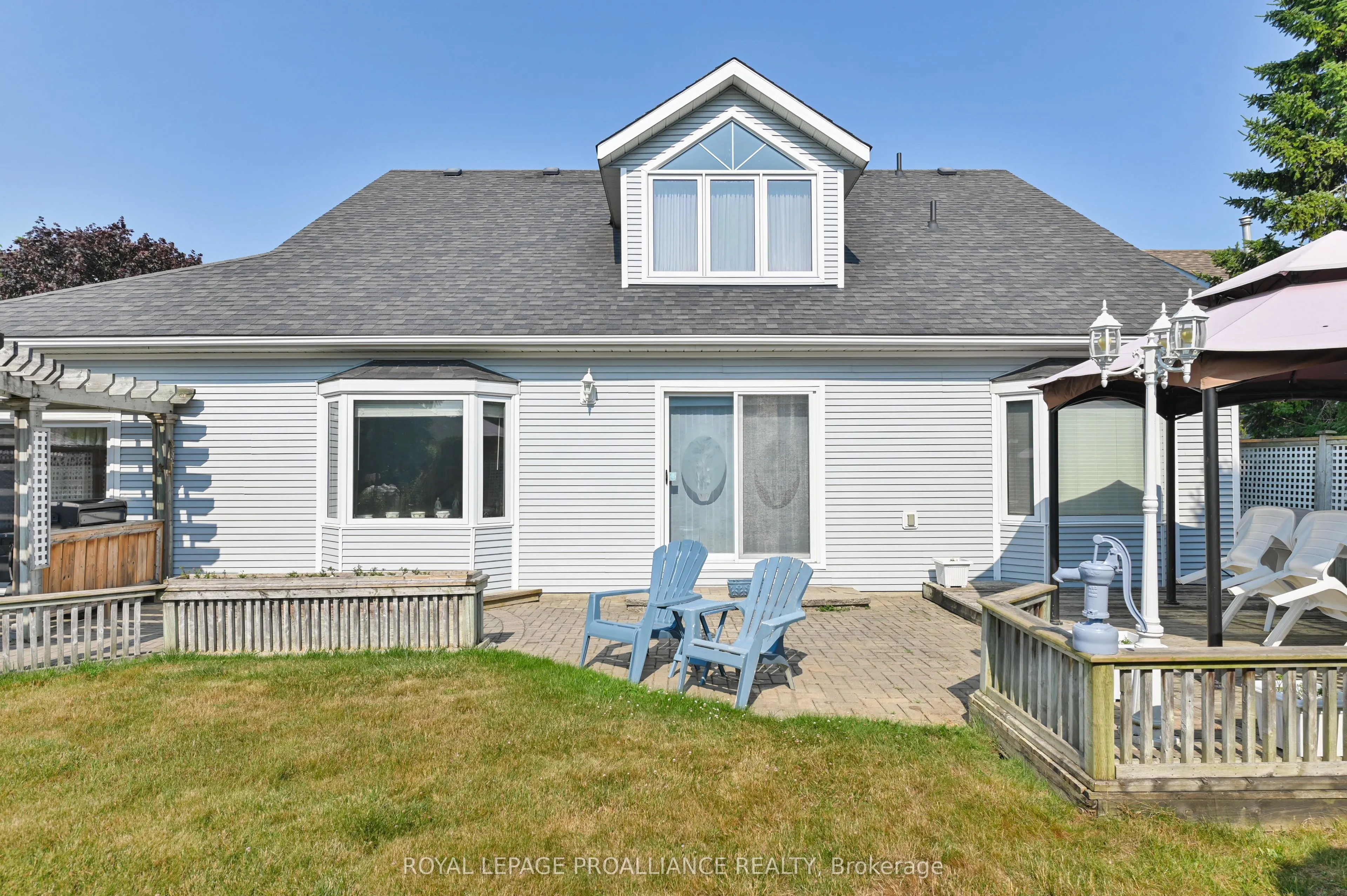 12 Nesbitt Drive