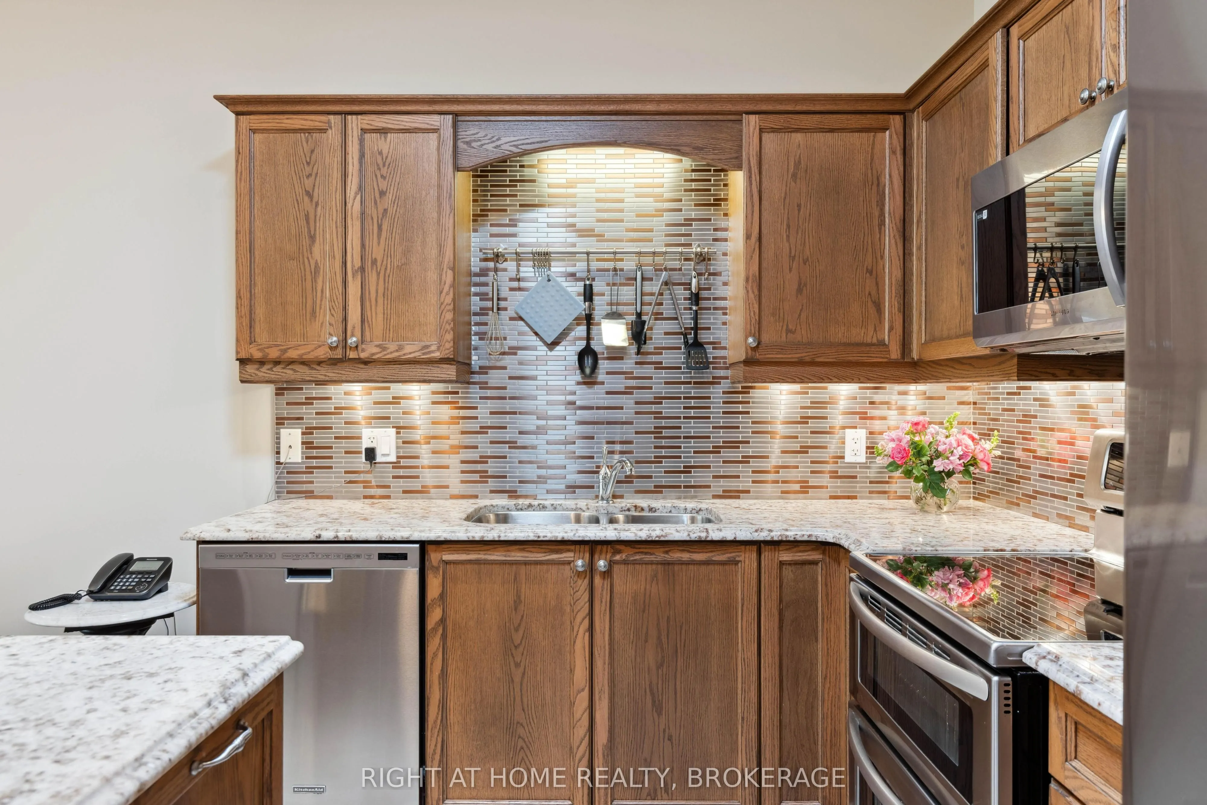 2880 King Street, #Unit 17