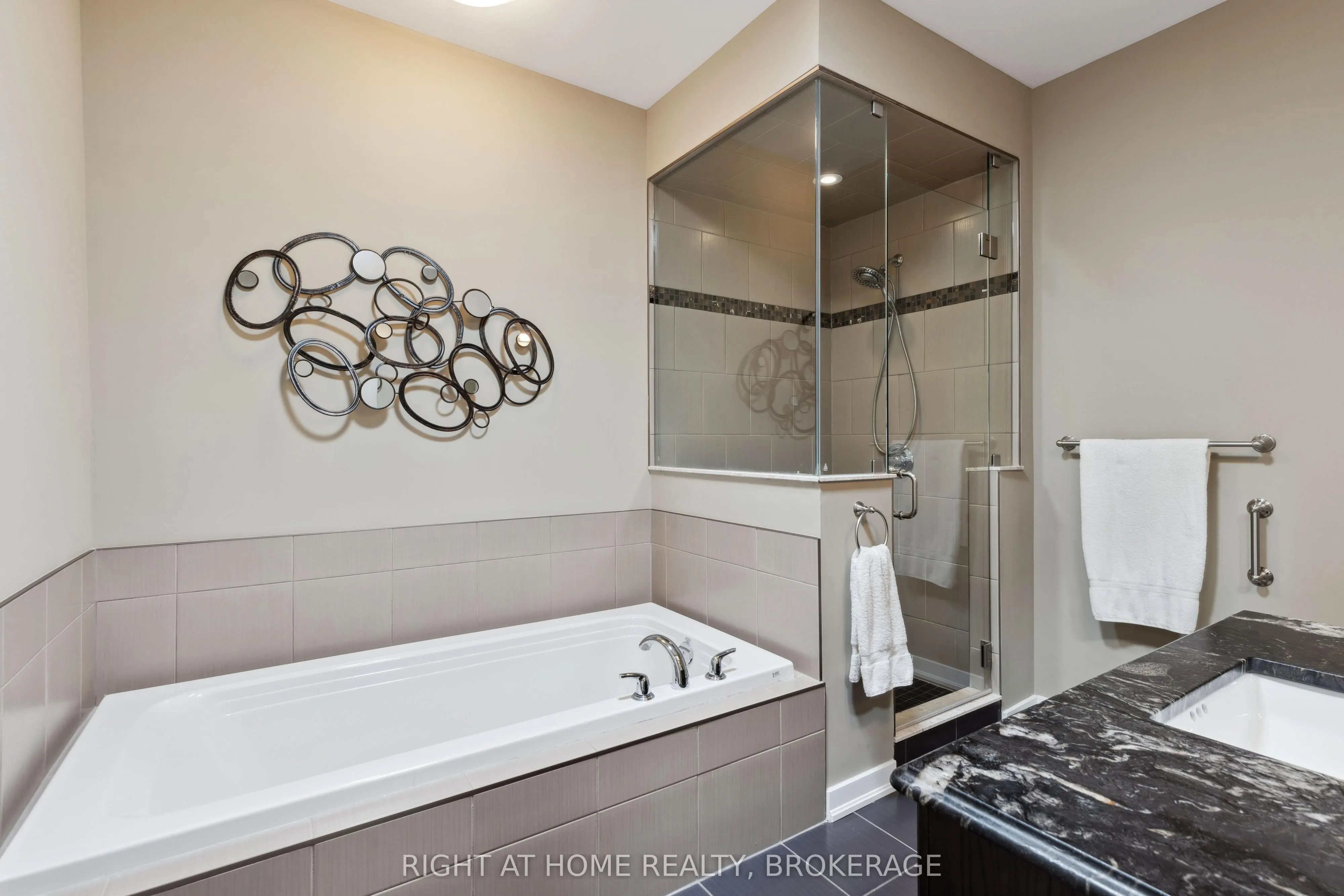 2880 King Street, #Unit 17