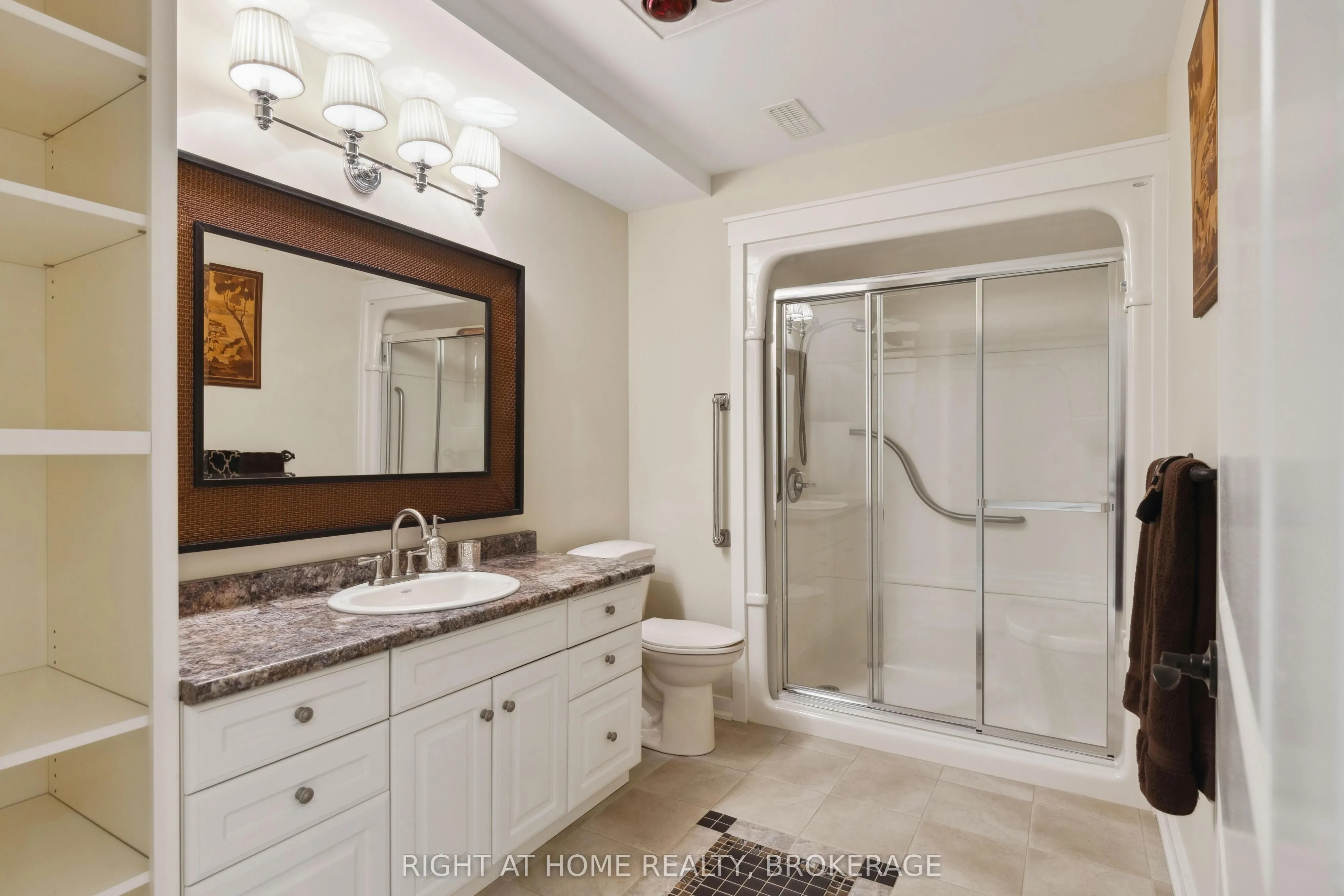 2880 King Street, #Unit 17