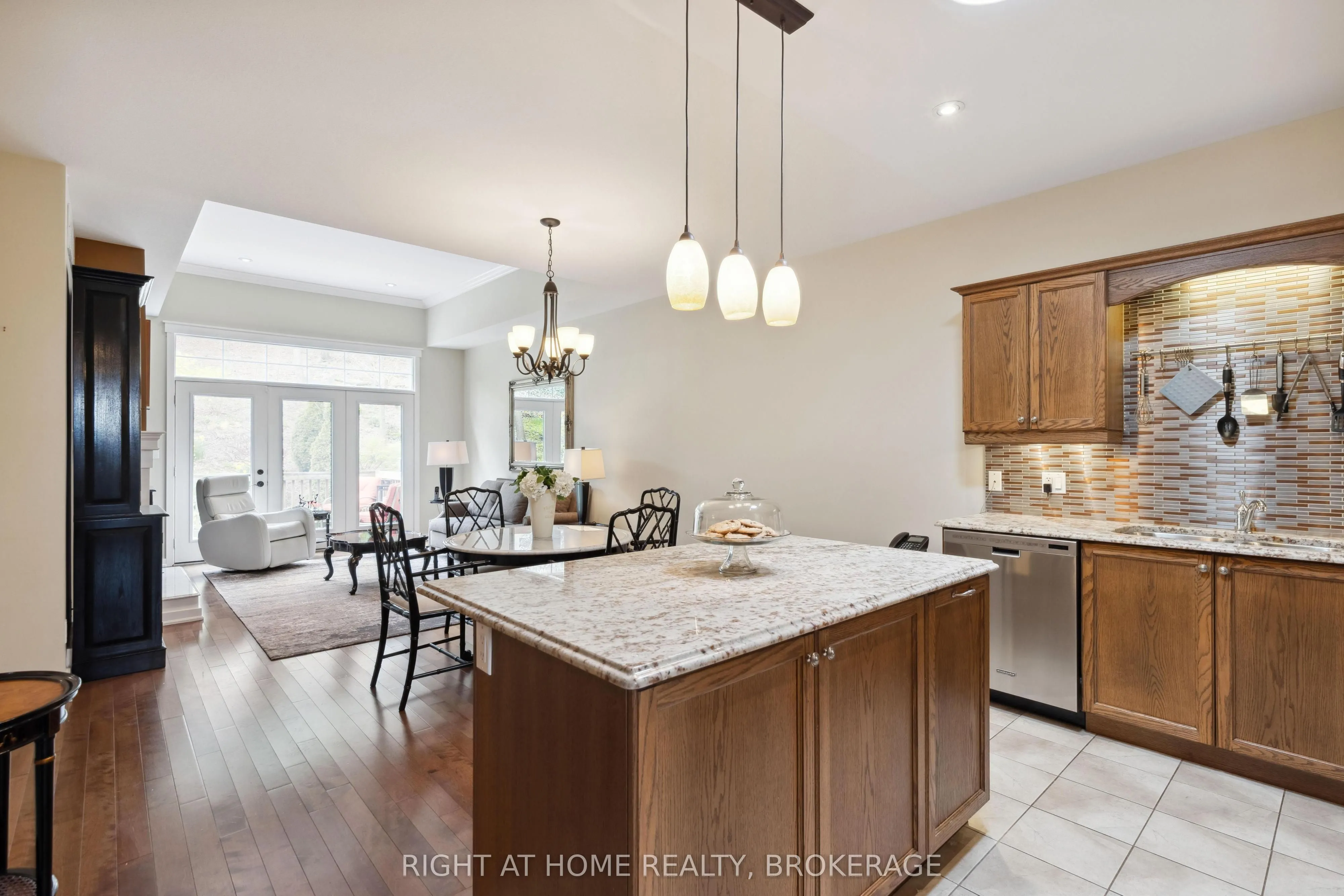 2880 King Street, #Unit 17