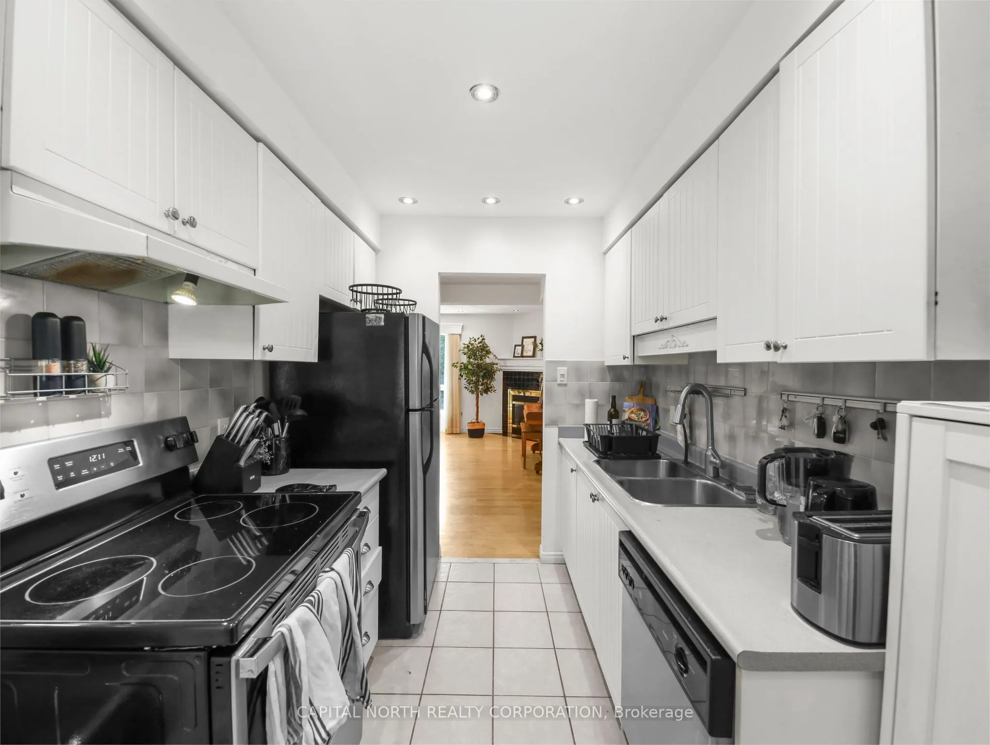 618 Barton Street, #9