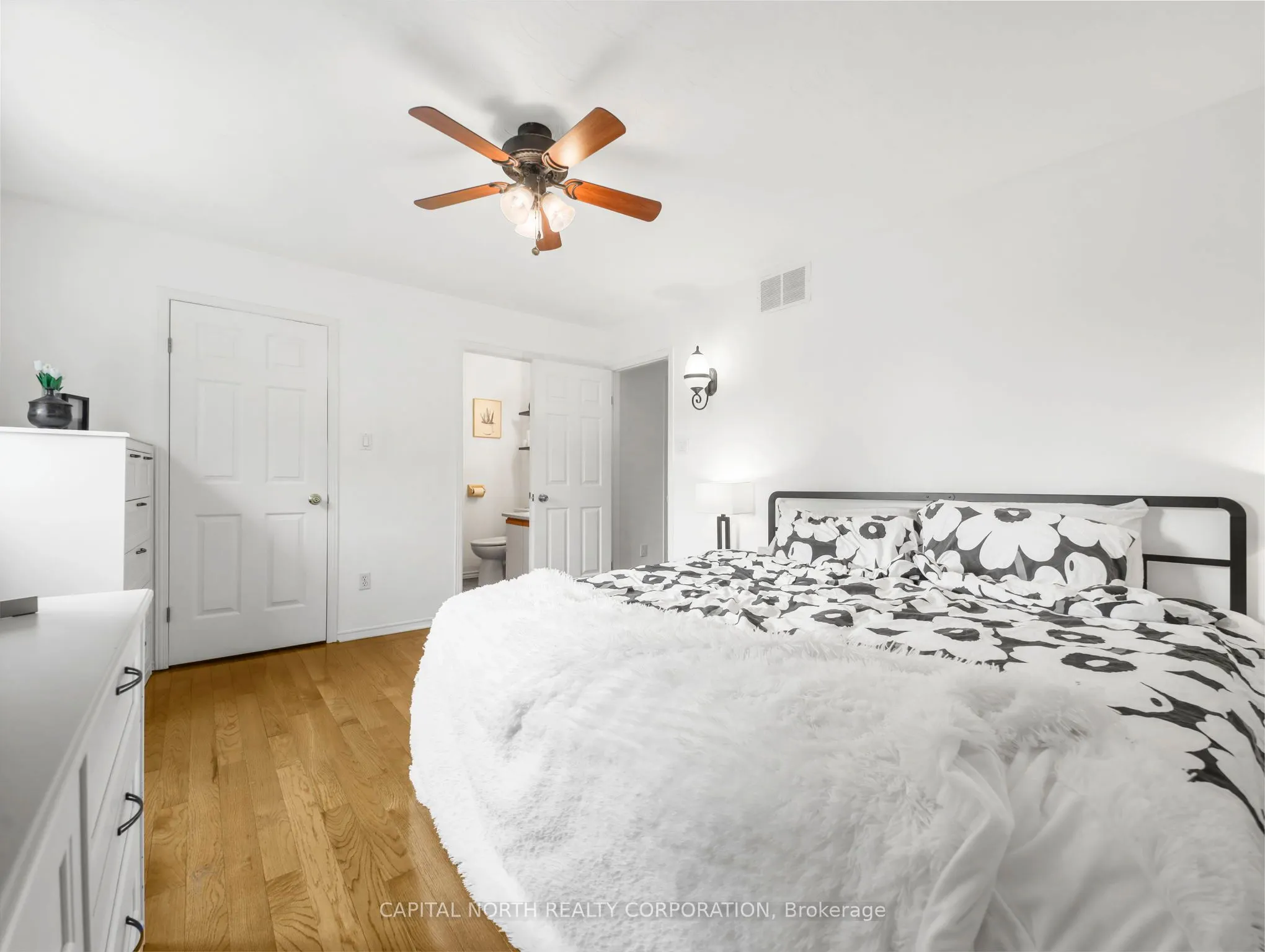 618 Barton Street, #9