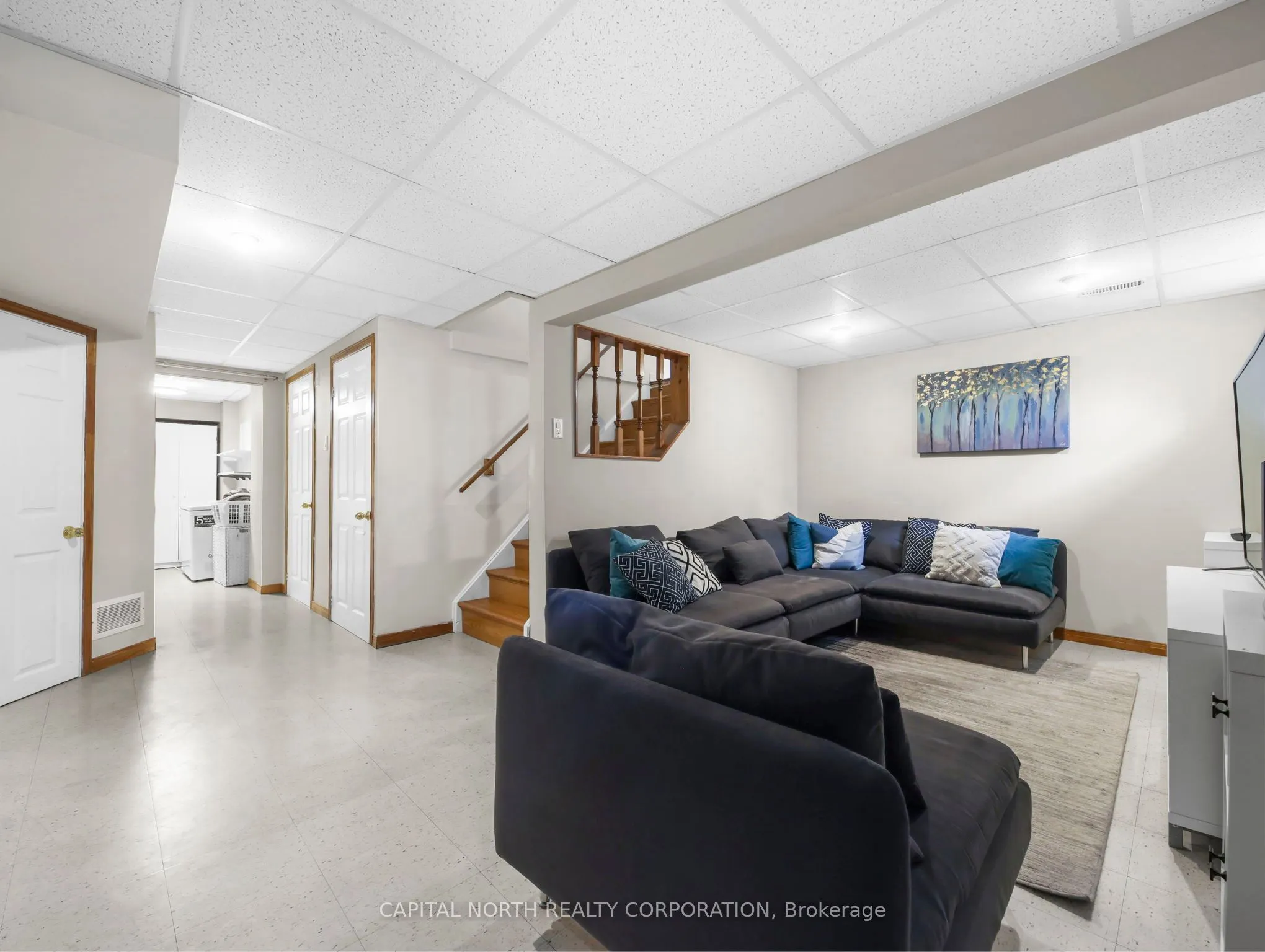 618 Barton Street, #9