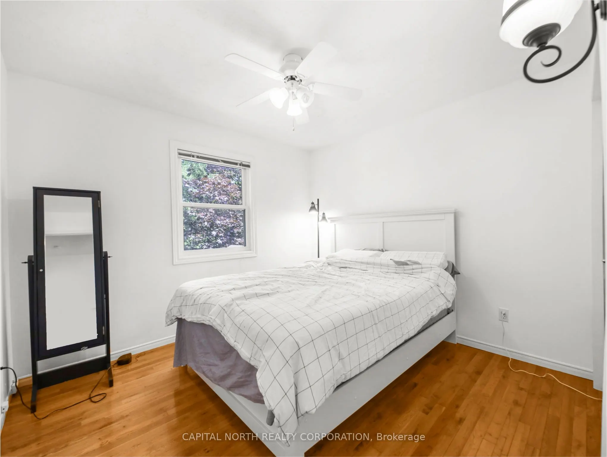 618 Barton Street, #9