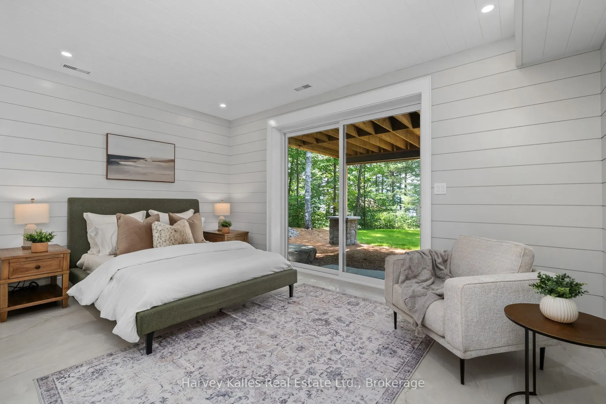 1204 Seabreeze Road