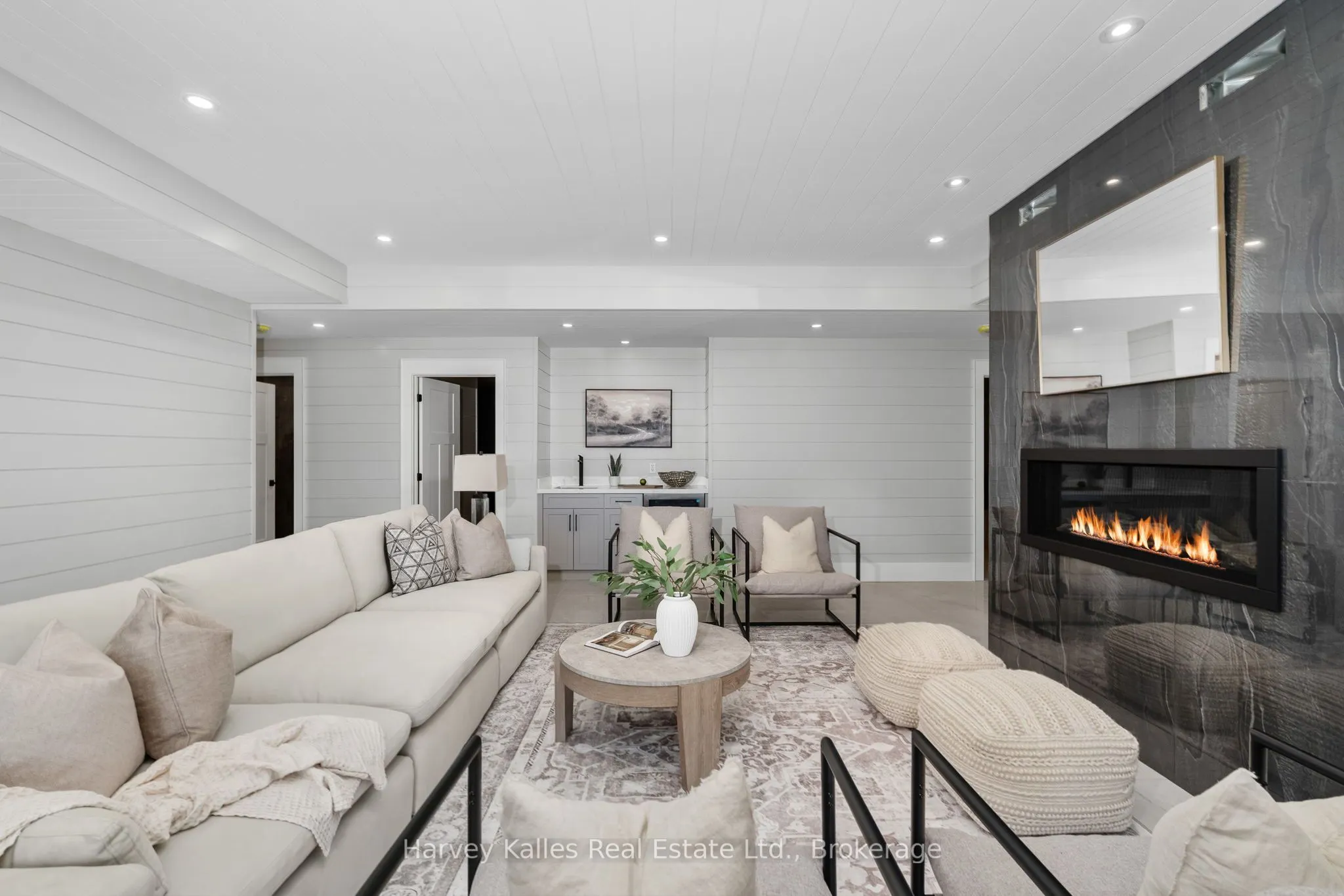 1204 Seabreeze Road