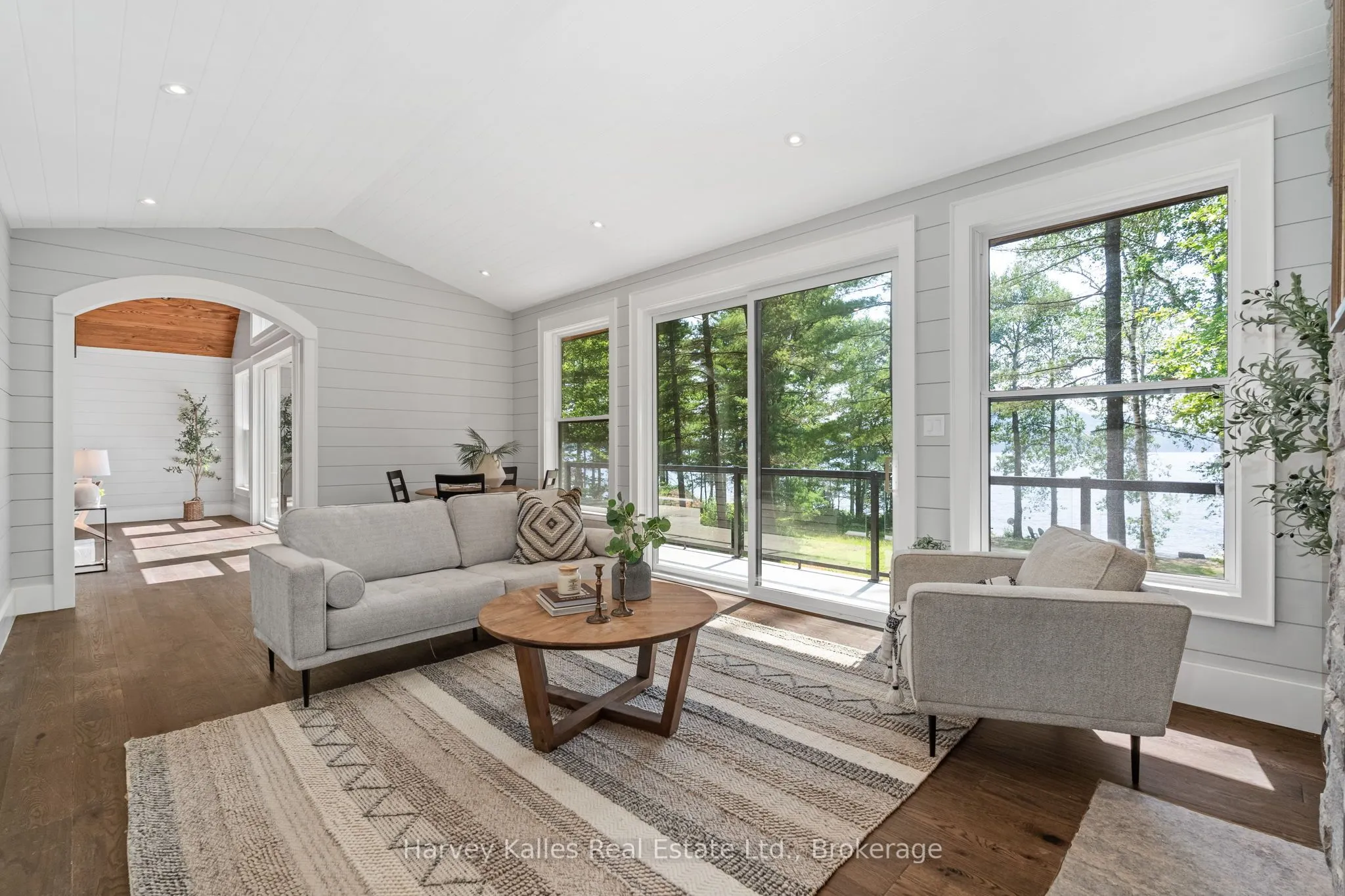 1204 Seabreeze Road