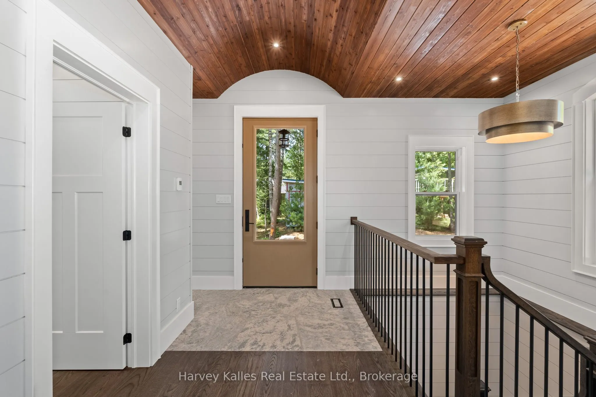 1204 Seabreeze Road
