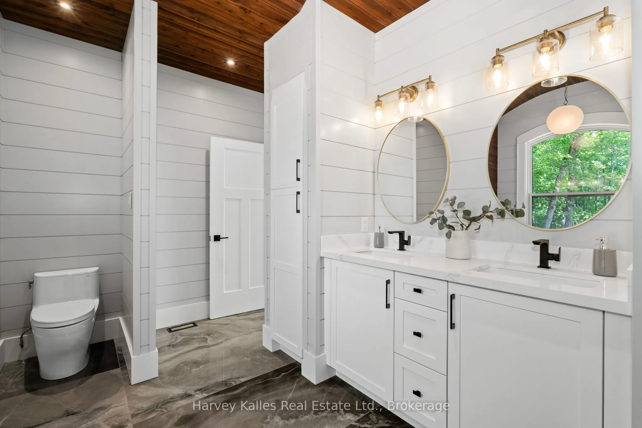 1204 Seabreeze Road