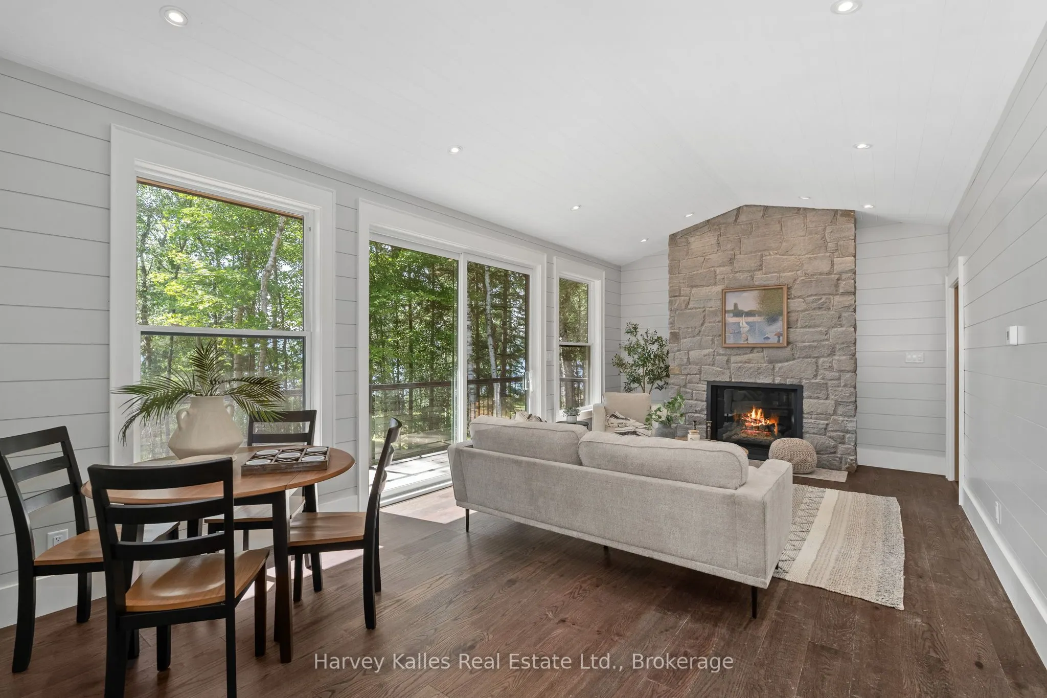1204 Seabreeze Road