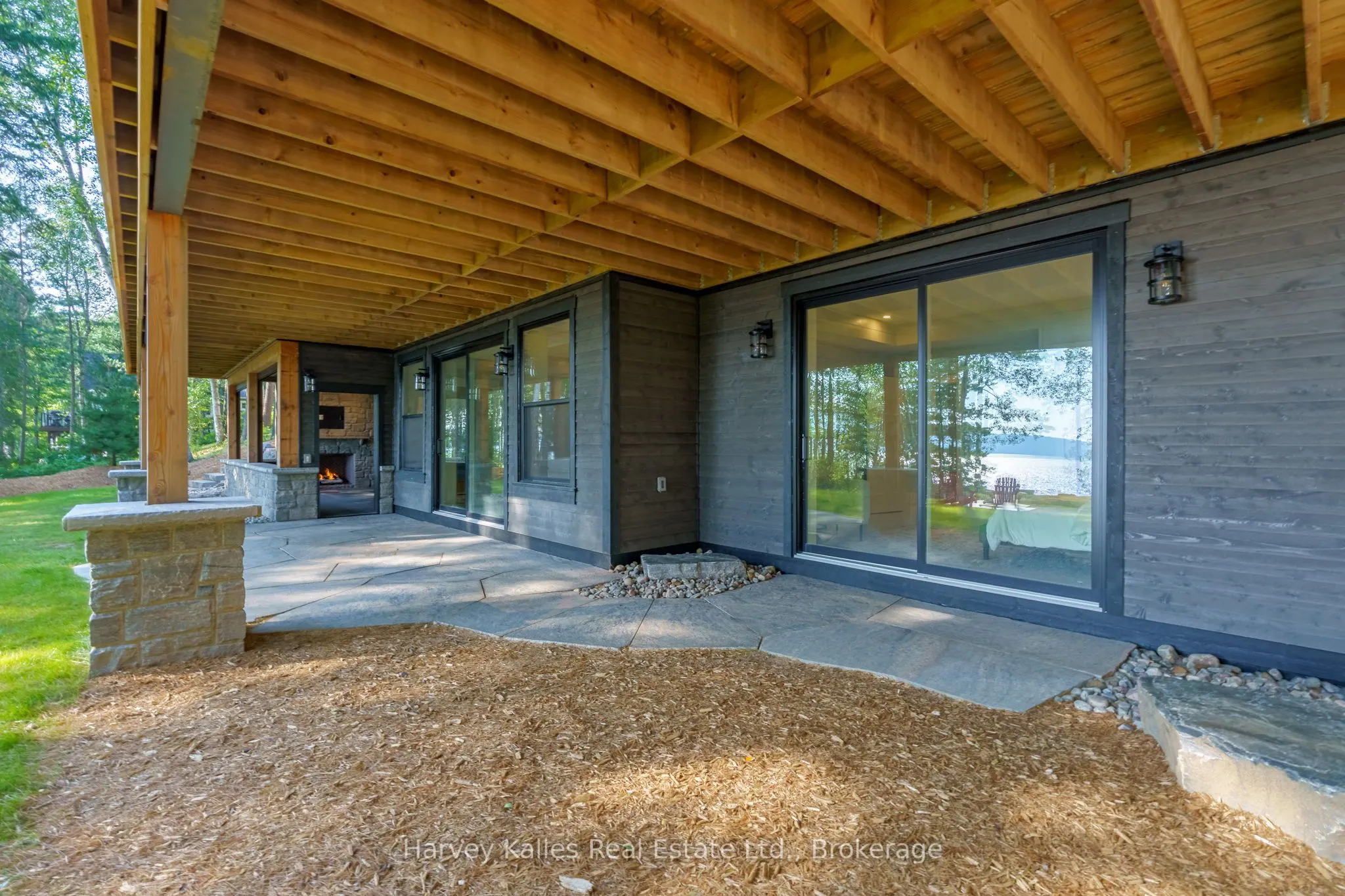 1204 Seabreeze Road