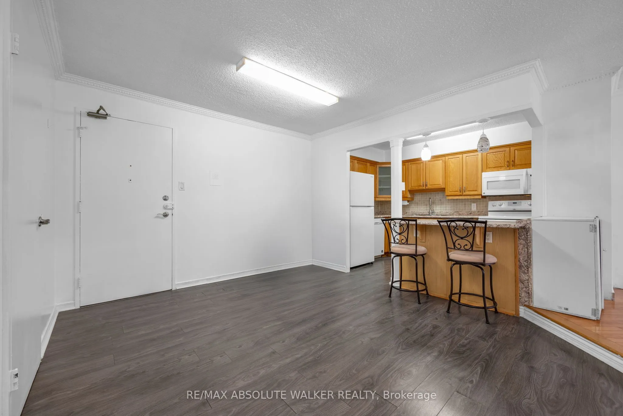 158C McArthur Avenue, #1606