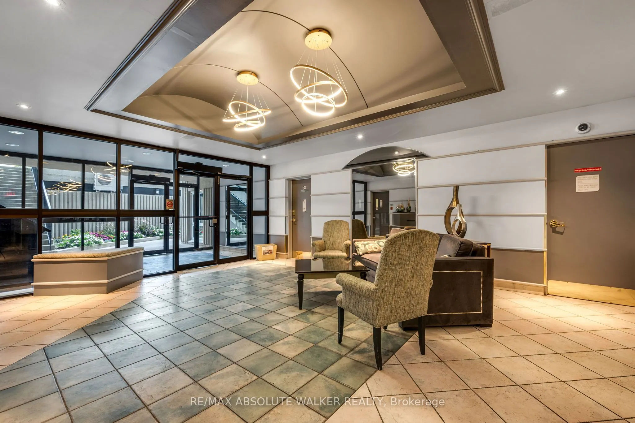 158C McArthur Avenue, #1606