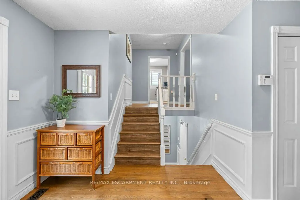 44 CEDARLAND Drive