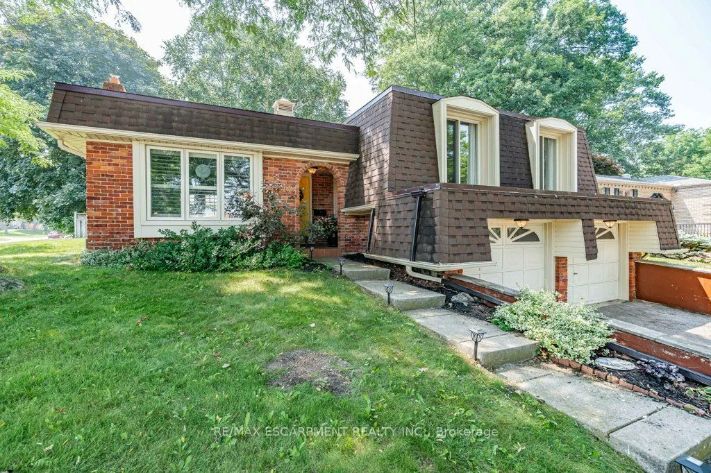 44 CEDARLAND Drive