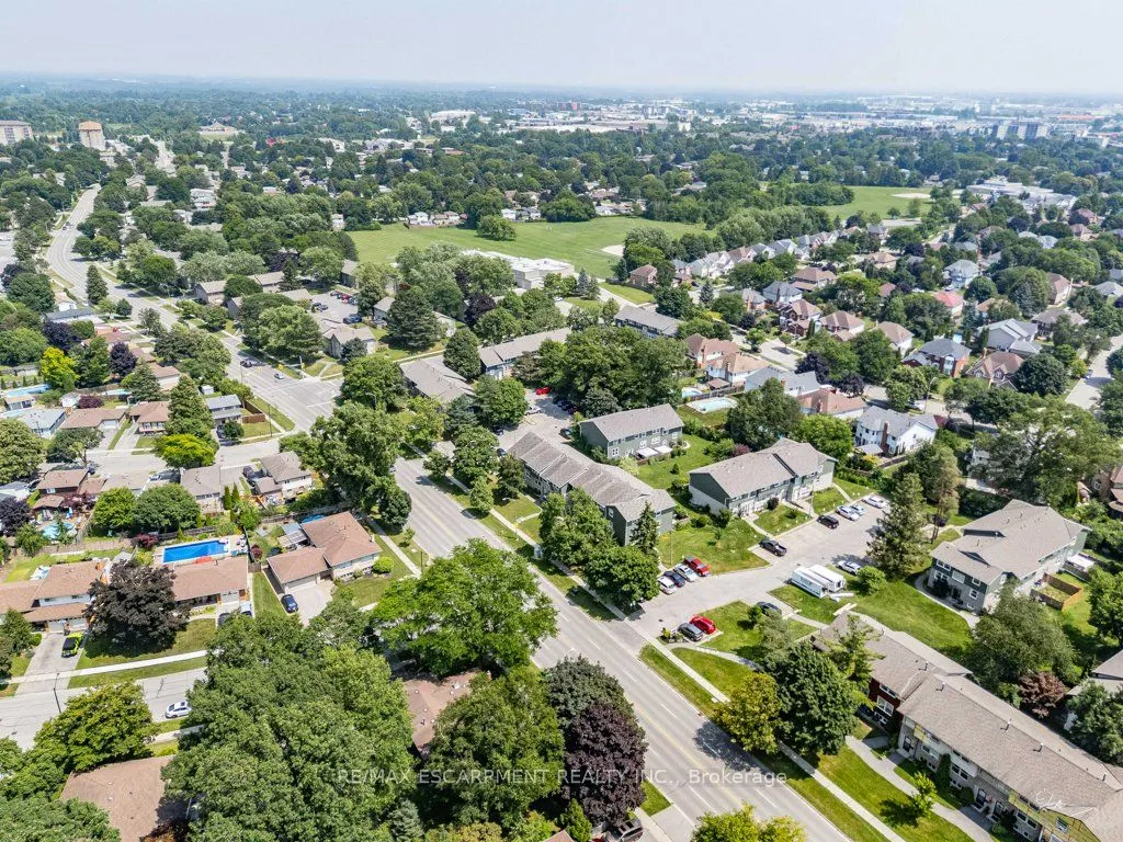 44 CEDARLAND Drive
