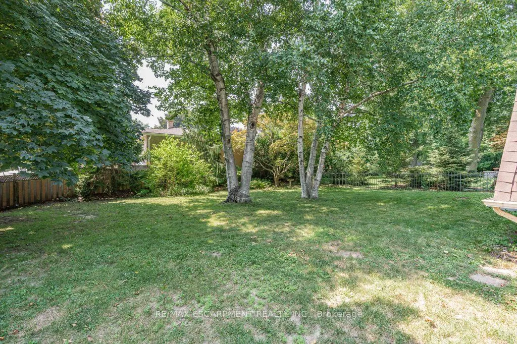 44 CEDARLAND Drive