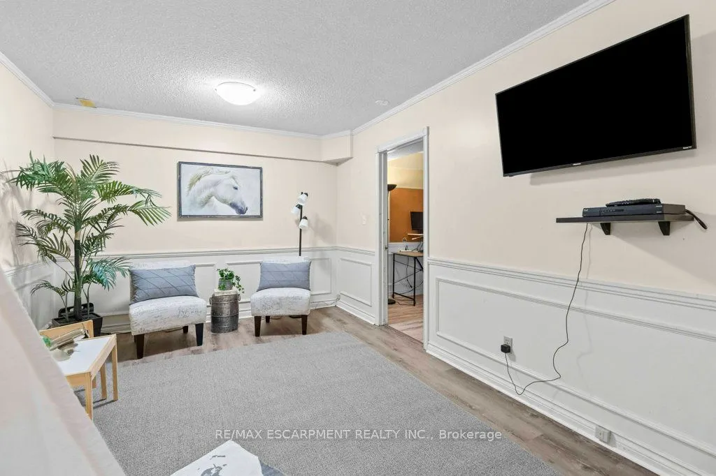 44 CEDARLAND Drive