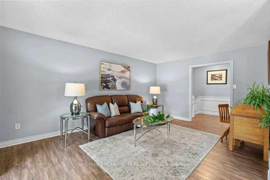 44 CEDARLAND Drive