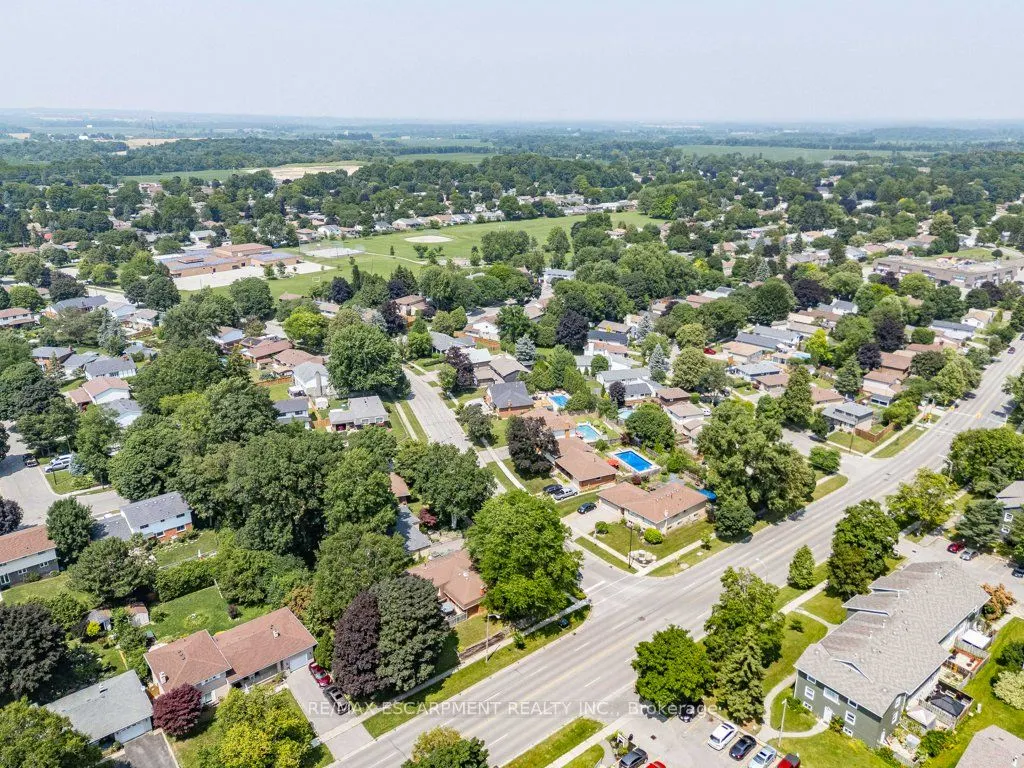 44 CEDARLAND Drive