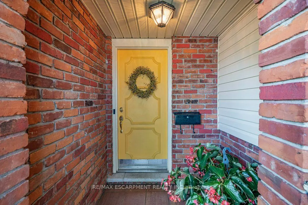 44 CEDARLAND Drive
